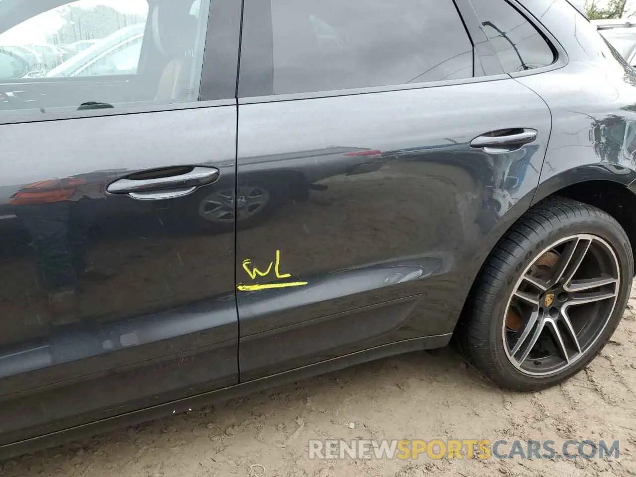 13 fotografías del automóvil dañado WP1AB2A57LLB32436 PORSCHE MACAN 2020