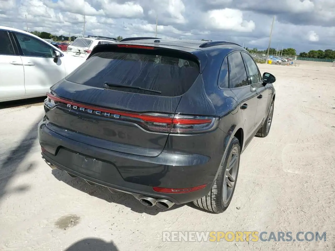 4 fotografías del automóvil dañado WP1AB2A58LLB33322 PORSCHE MACAN 2020