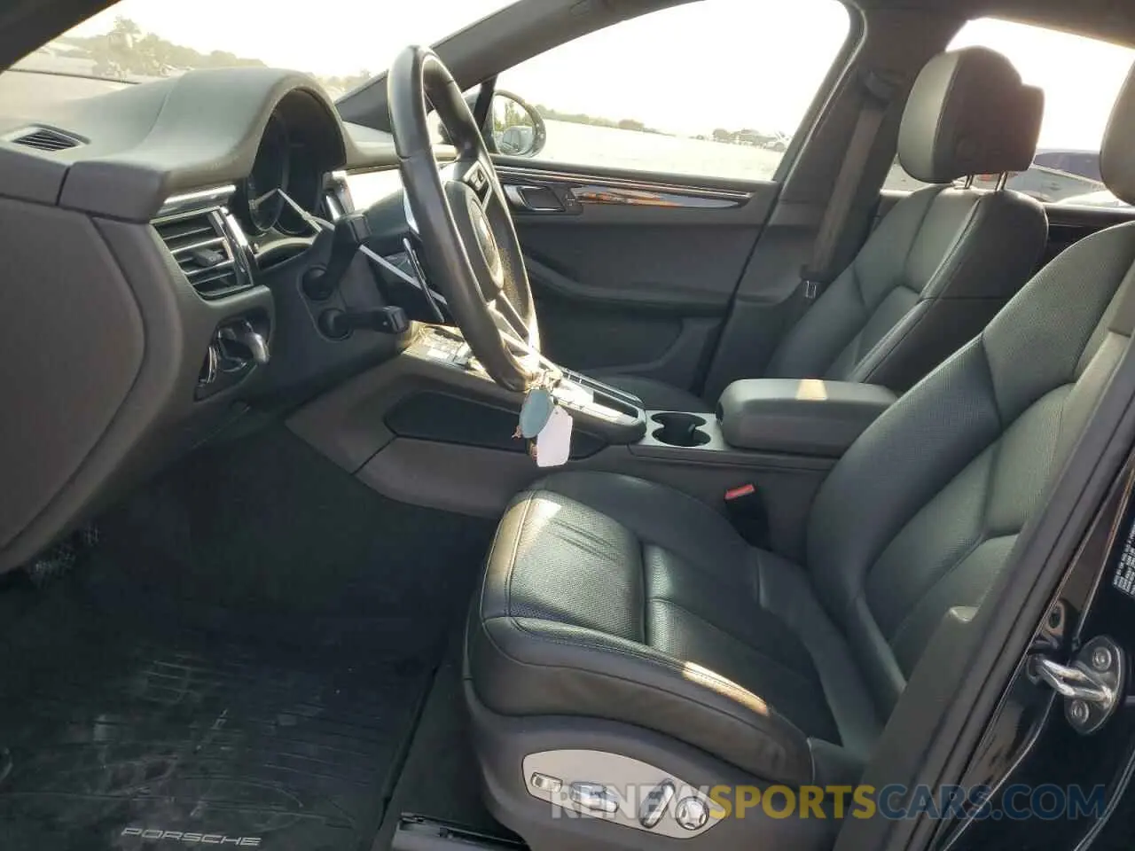 7 fotografías del automóvil dañado WP1AB2A58LLB34745 PORSCHE MACAN 2020
