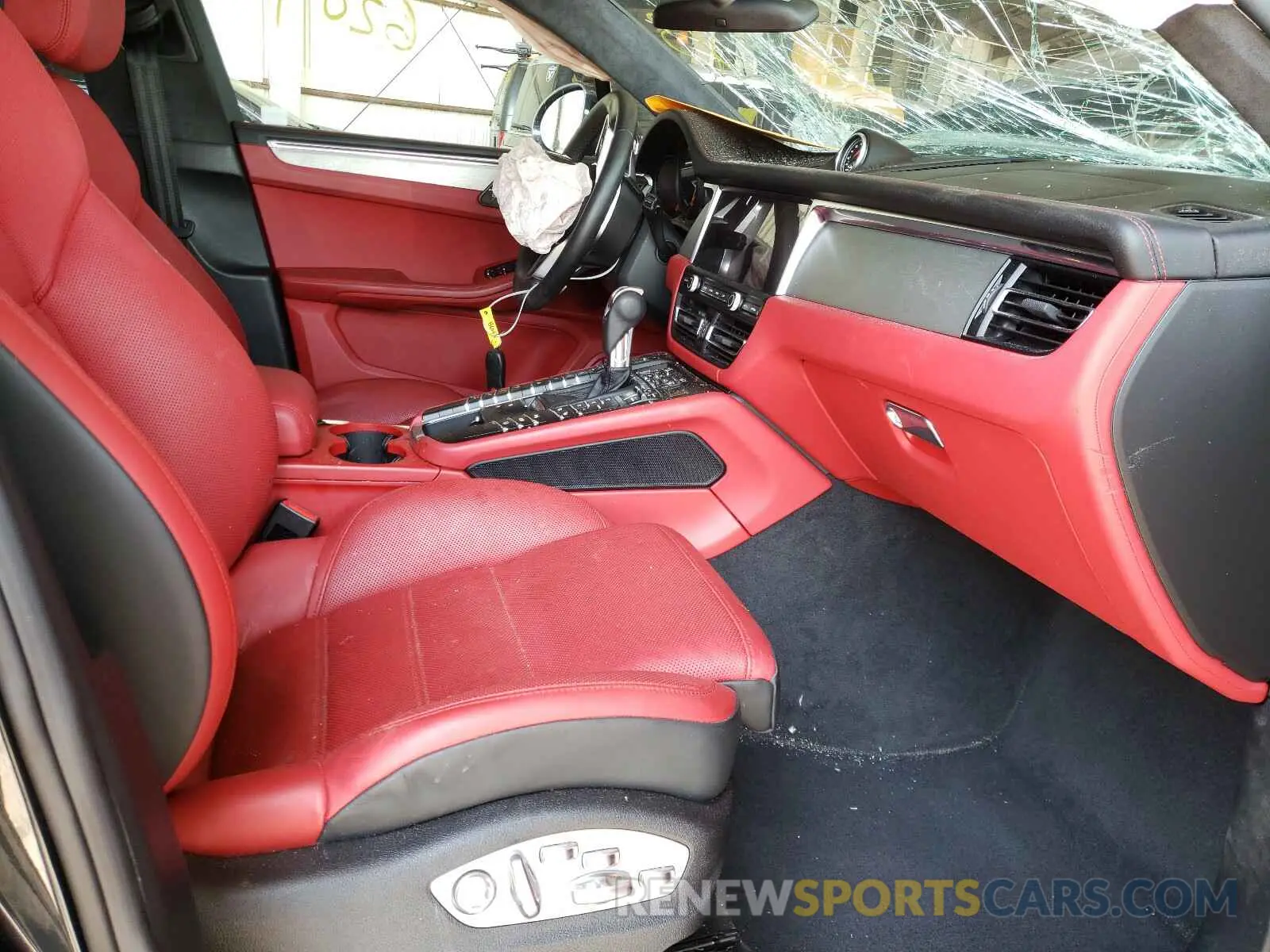 5 fotografías del automóvil dañado WP1AF2A50LLB60471 PORSCHE MACAN 2020