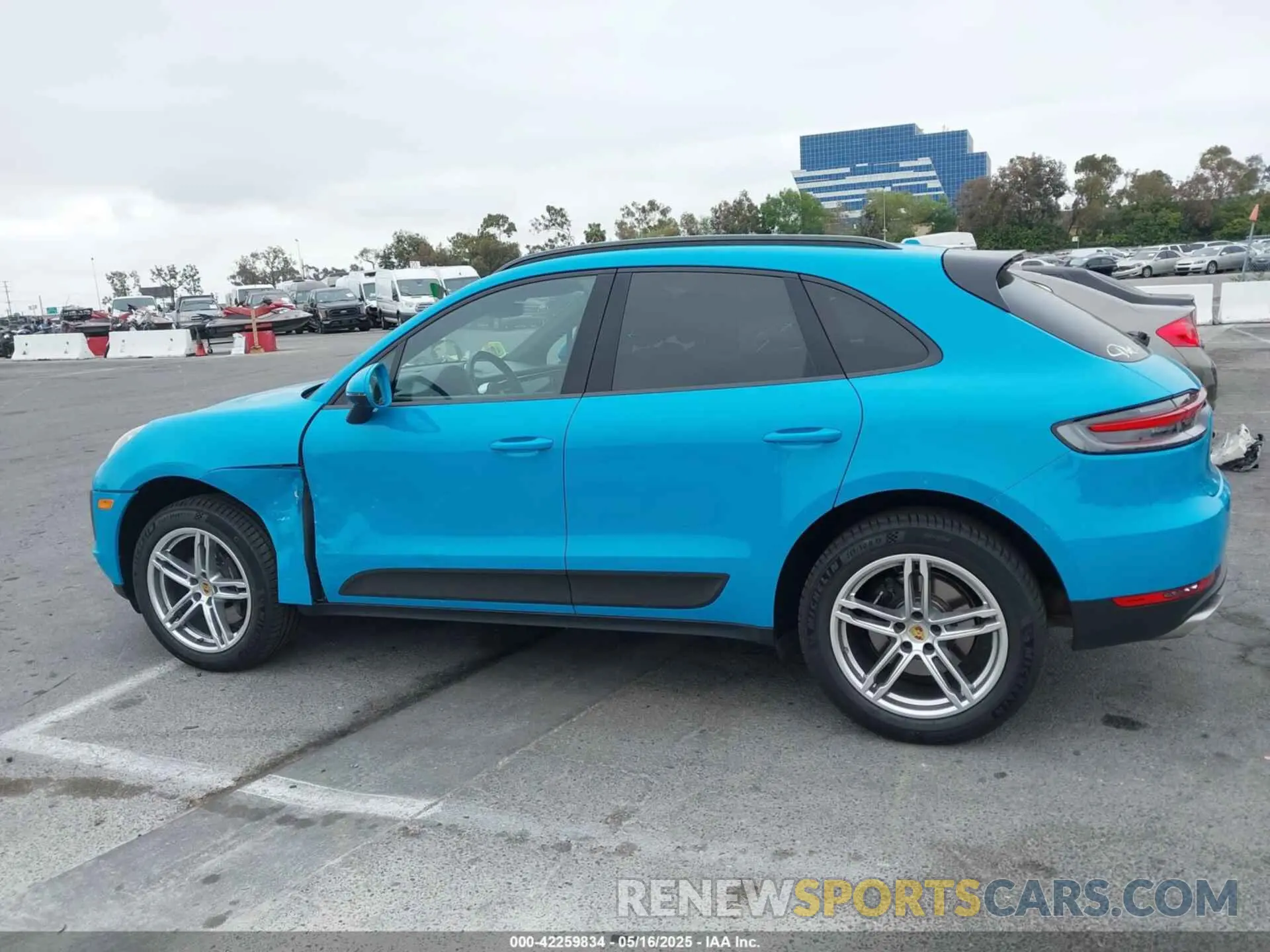 14 fotografías del automóvil dañado WP1AA2A51MLB04460 PORSCHE MACAN 2021