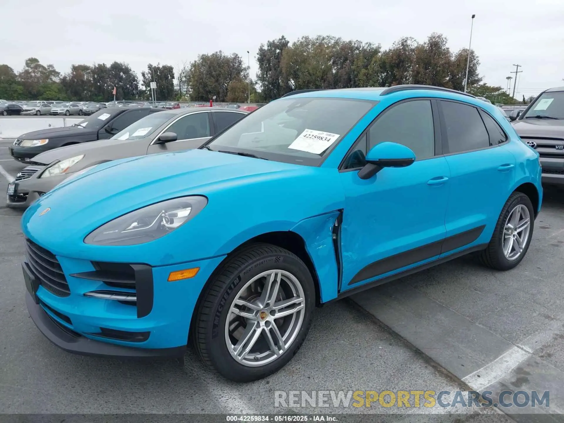 2 fotografías del automóvil dañado WP1AA2A51MLB04460 PORSCHE MACAN 2021