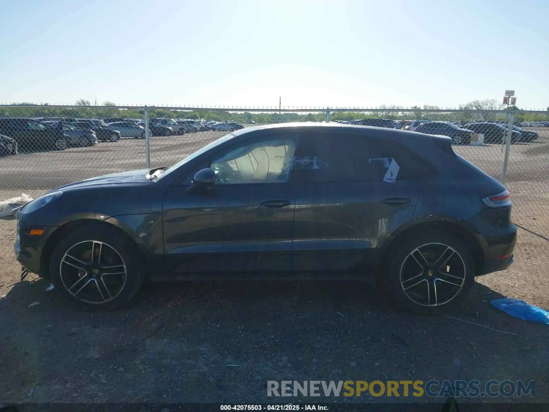 14 fotografías del automóvil dañado WP1AA2A52MLB09795 PORSCHE MACAN 2021