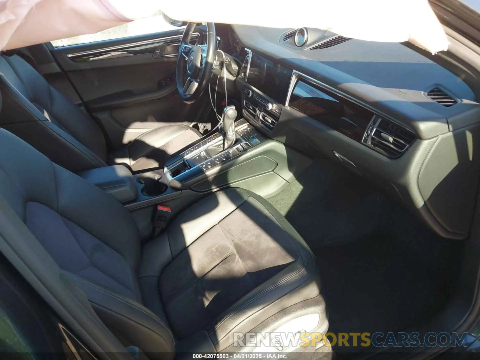 5 fotografías del automóvil dañado WP1AA2A52MLB09795 PORSCHE MACAN 2021