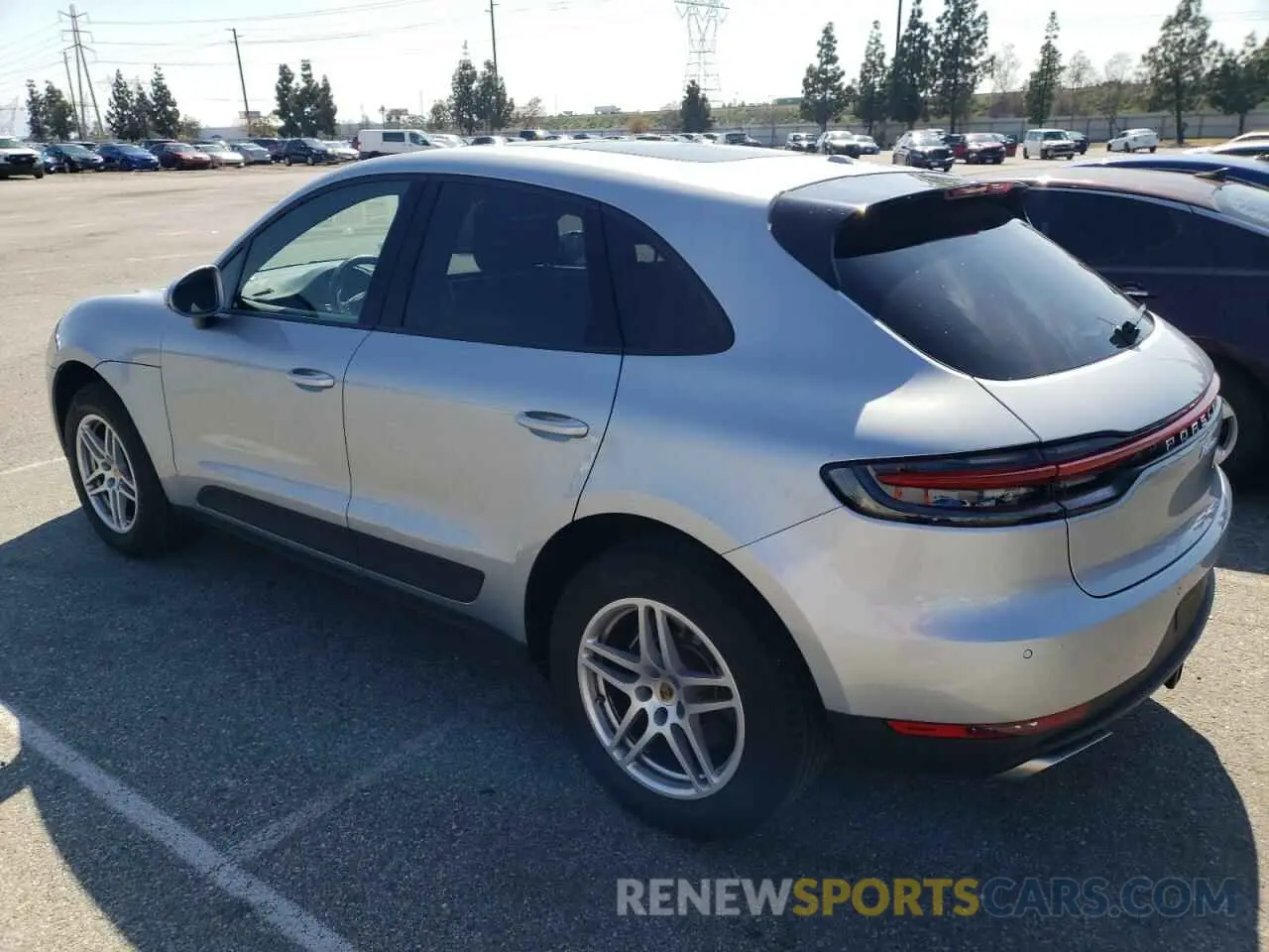 2 fotografías del automóvil dañado WP1AA2A54MLB00483 PORSCHE MACAN 2021