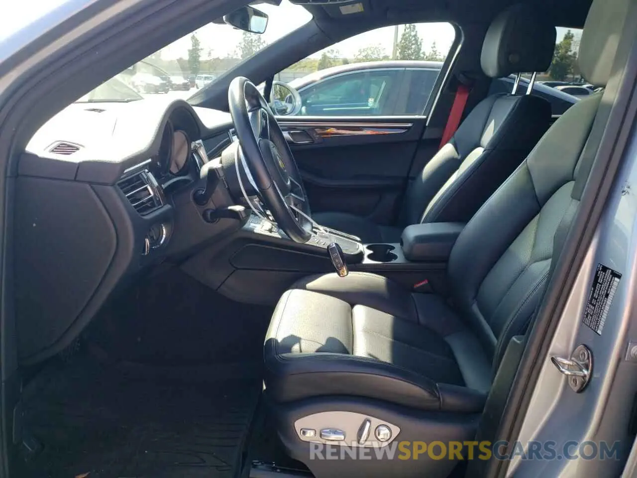7 fotografías del automóvil dañado WP1AA2A54MLB00483 PORSCHE MACAN 2021