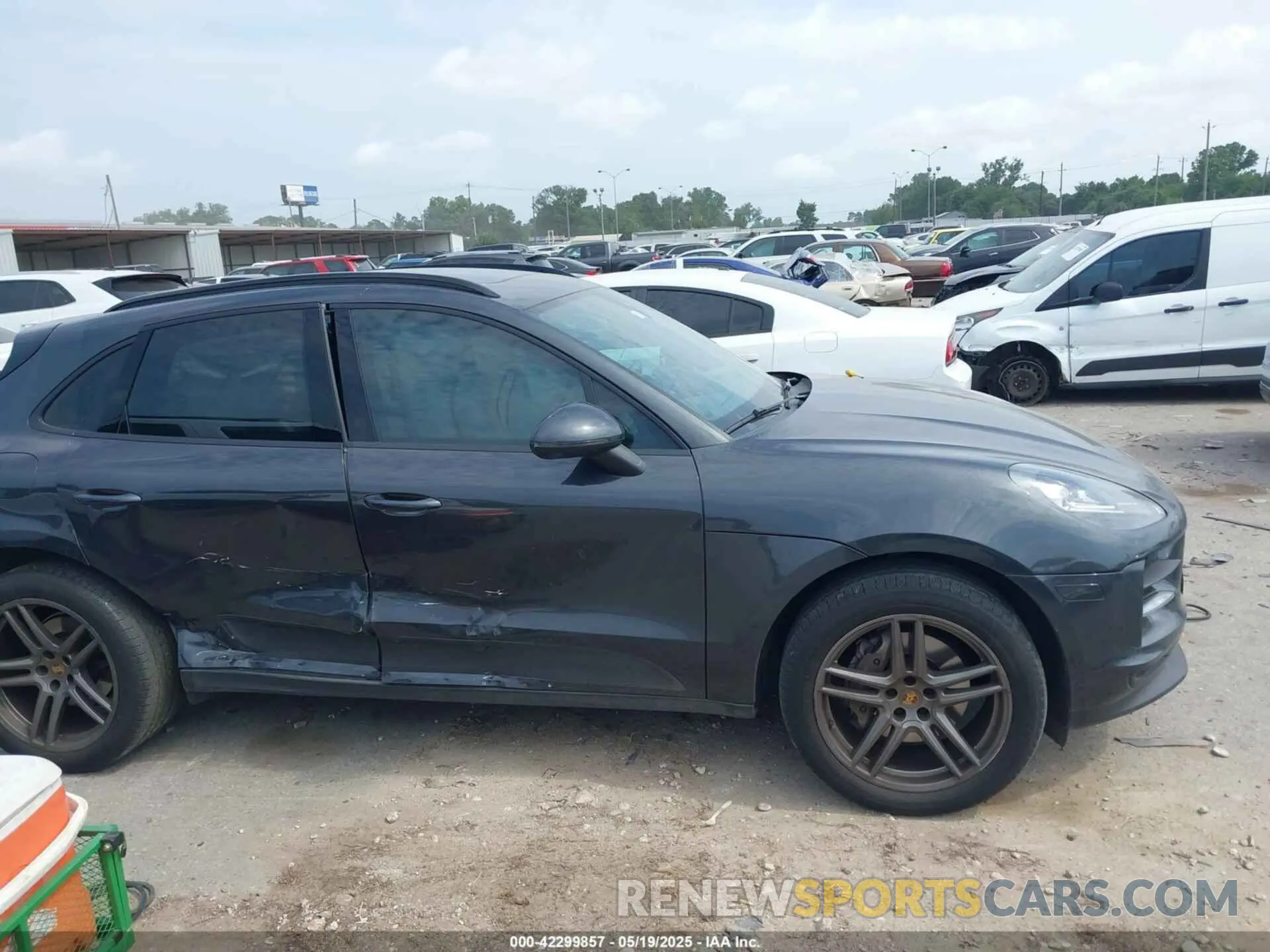 13 fotografías del automóvil dañado WP1AA2A55MLB07555 PORSCHE MACAN 2021