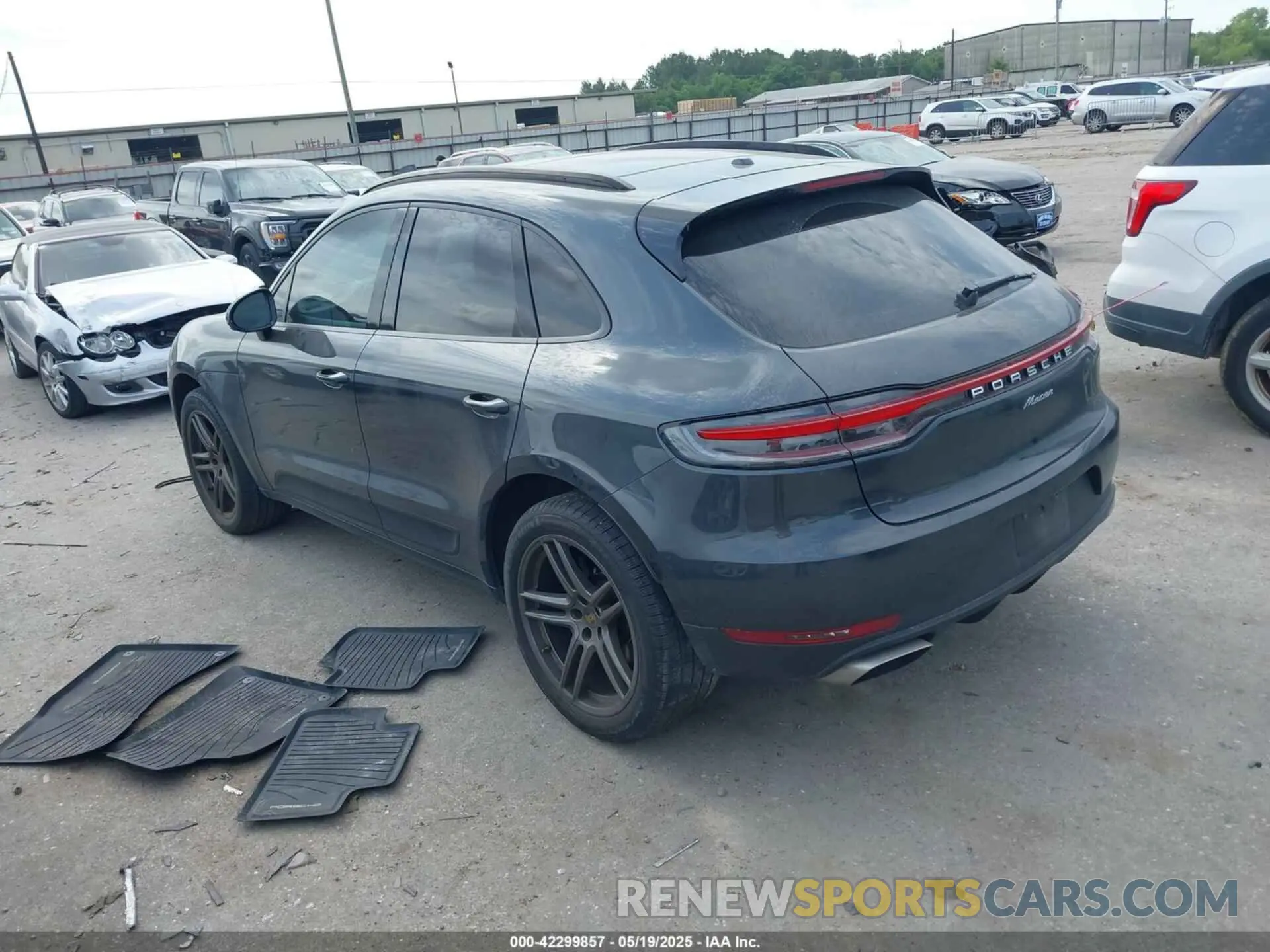 3 fotografías del automóvil dañado WP1AA2A55MLB07555 PORSCHE MACAN 2021