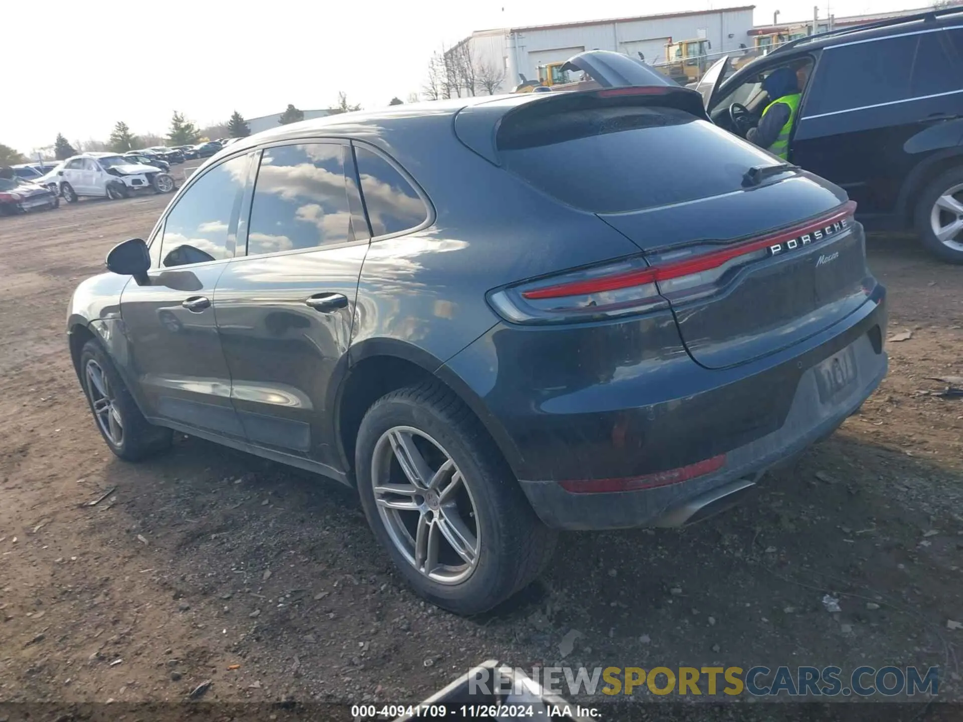 3 fotografías del automóvil dañado WP1AA2A55MLB10343 PORSCHE MACAN 2021