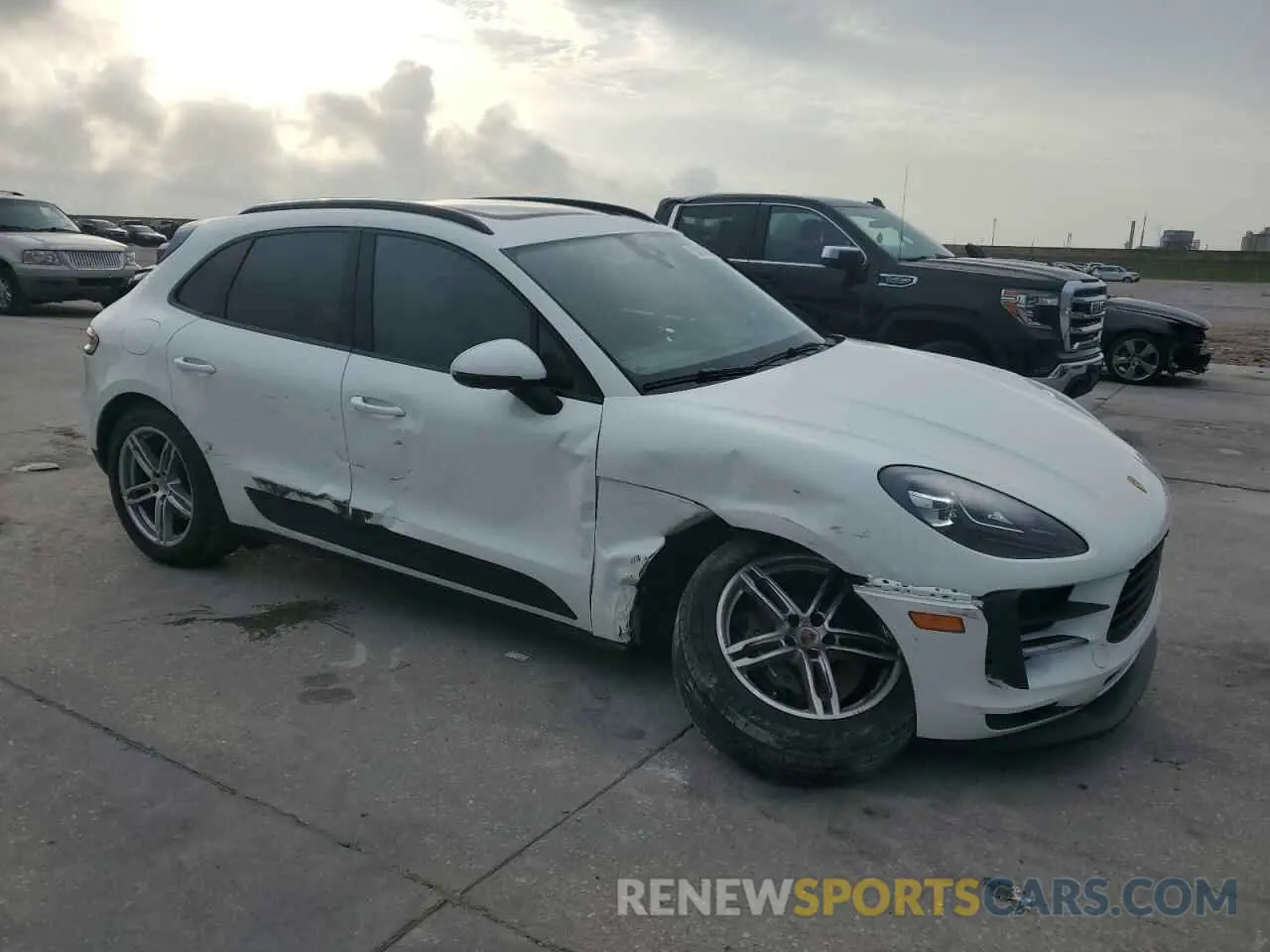 4 fotografías del automóvil dañado WP1AA2A55MLB11458 PORSCHE MACAN 2021