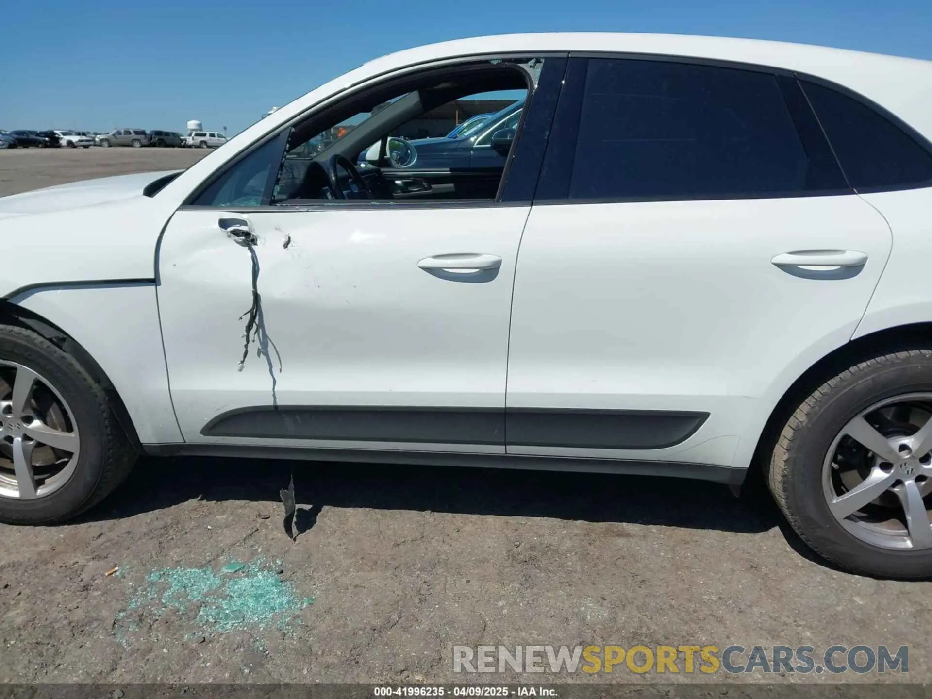 14 fotografías del automóvil dañado WP1AA2A57MLB07816 PORSCHE MACAN 2021
