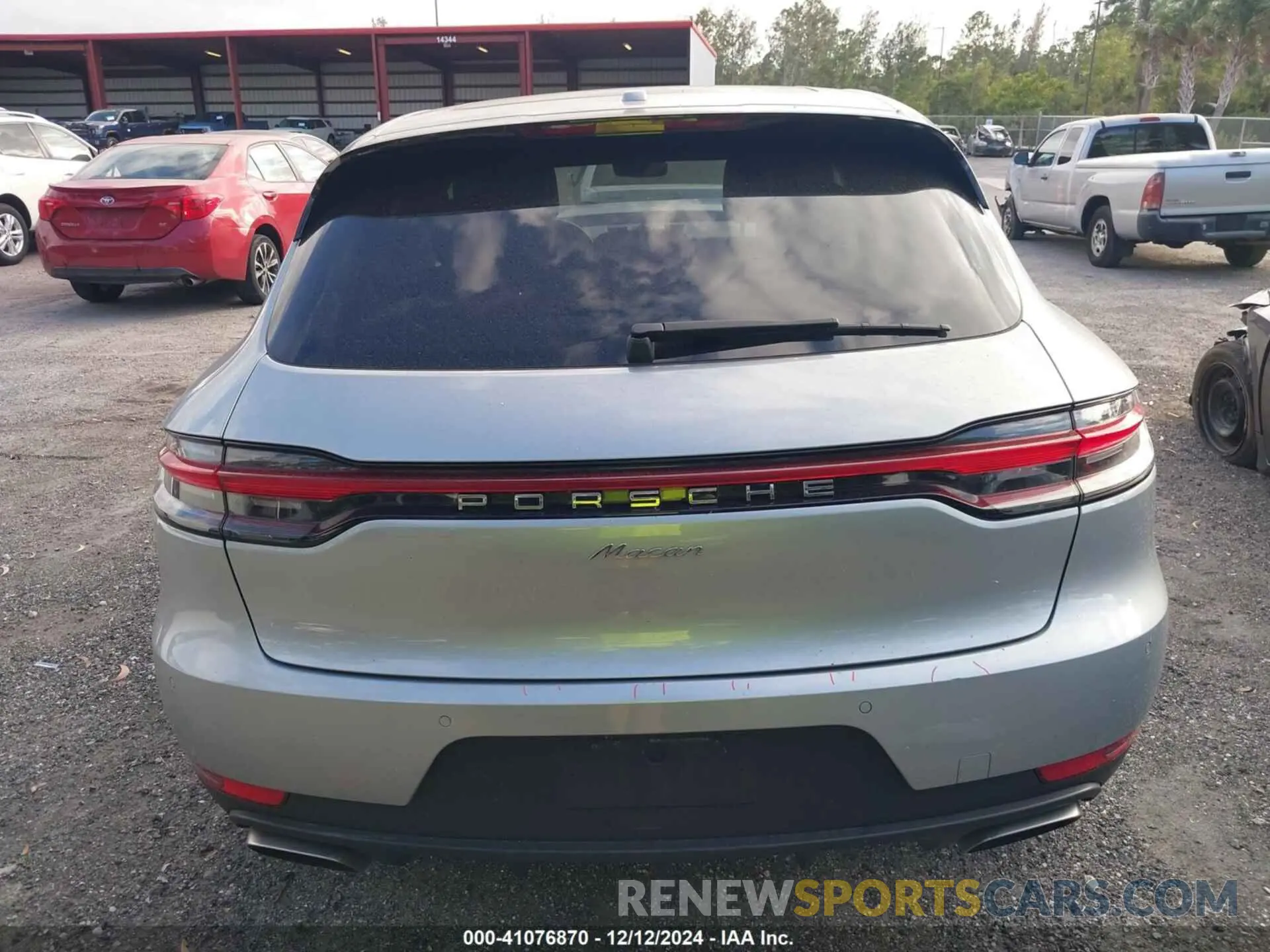 17 fotografías del automóvil dañado WP1AA2A59MLB14458 PORSCHE MACAN 2021