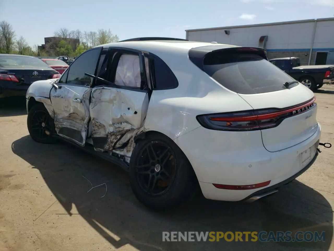2 fotografías del automóvil dañado WP1AA2A5XMLB09303 PORSCHE MACAN 2021