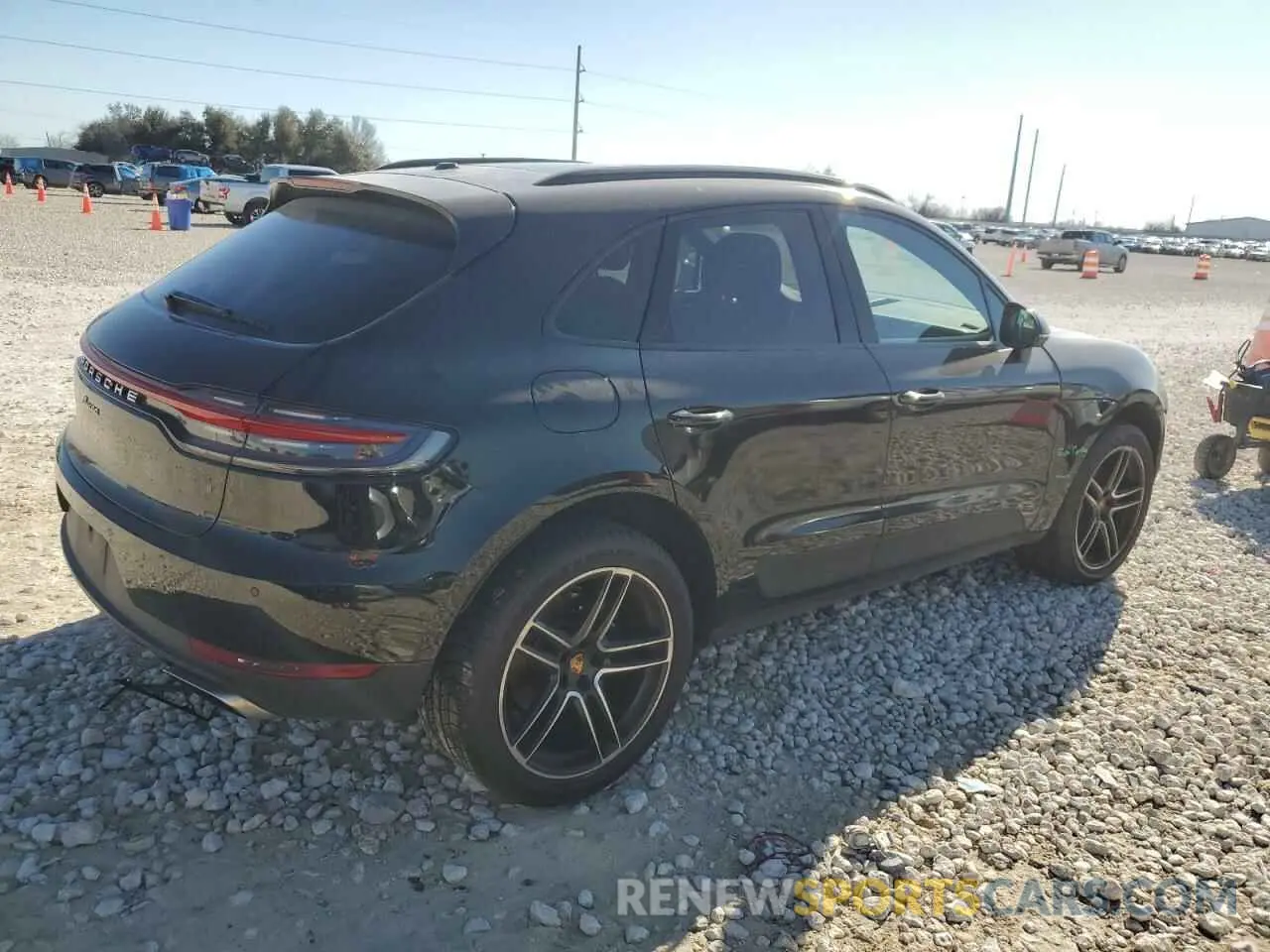 3 fotografías del automóvil dañado WP1AA2A5XMLB16400 PORSCHE MACAN 2021