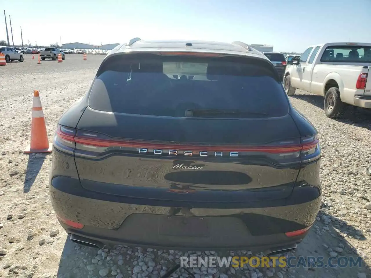 6 fotografías del automóvil dañado WP1AA2A5XMLB16400 PORSCHE MACAN 2021