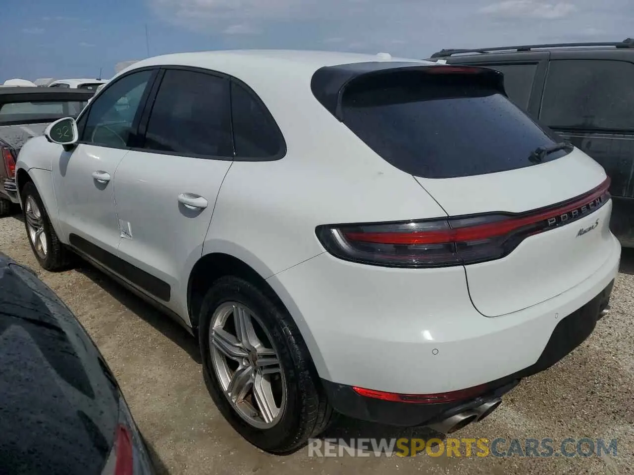 2 fotografías del automóvil dañado WP1AB2A50MLB35115 PORSCHE MACAN 2021