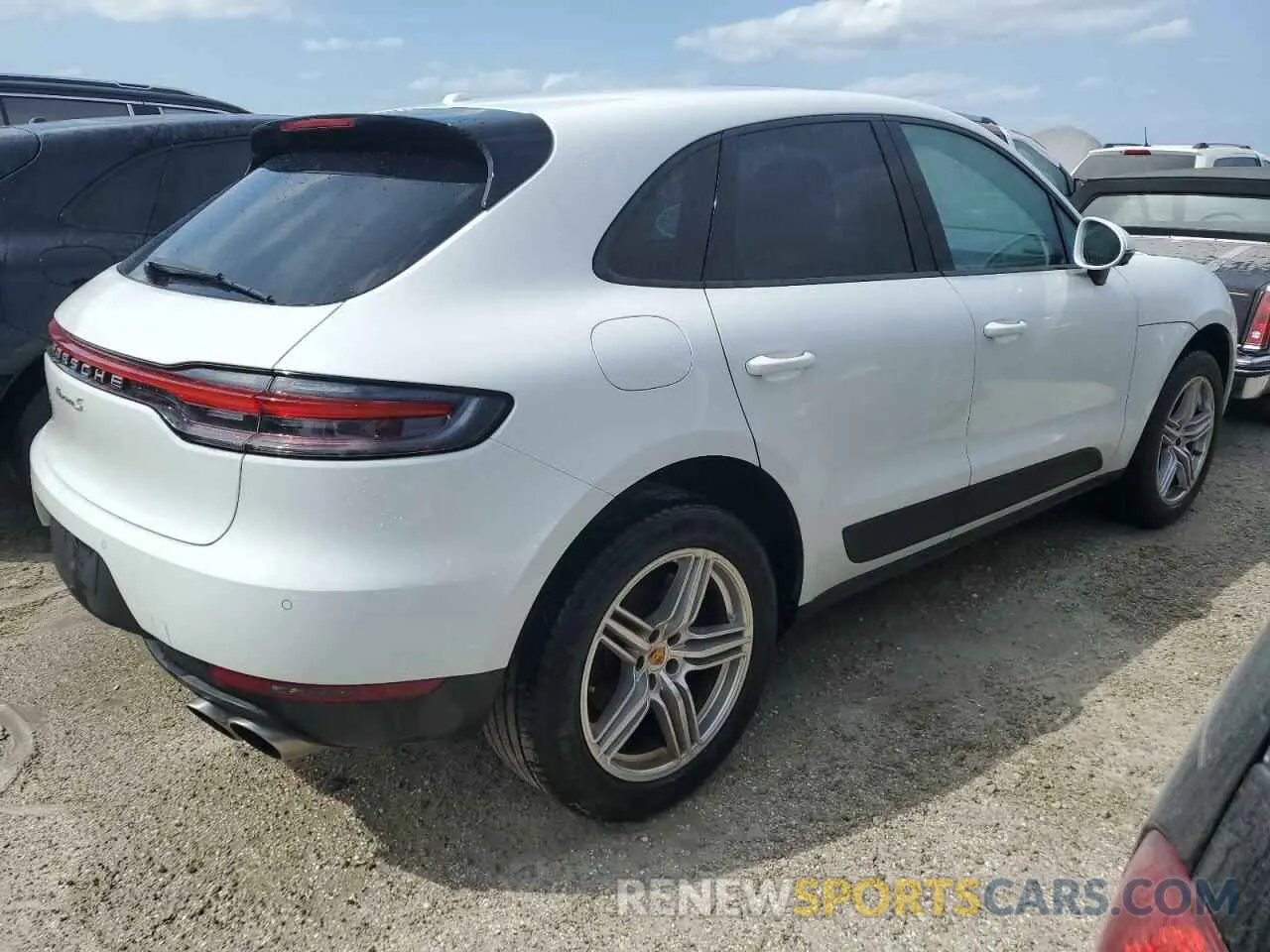 3 fotografías del automóvil dañado WP1AB2A50MLB35115 PORSCHE MACAN 2021