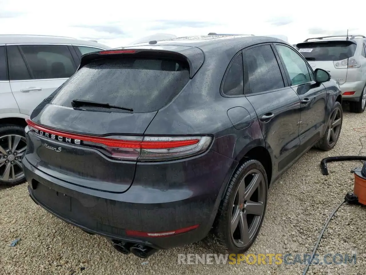 4 fotografías del automóvil dañado WP1AB2A50MLB37656 PORSCHE MACAN 2021