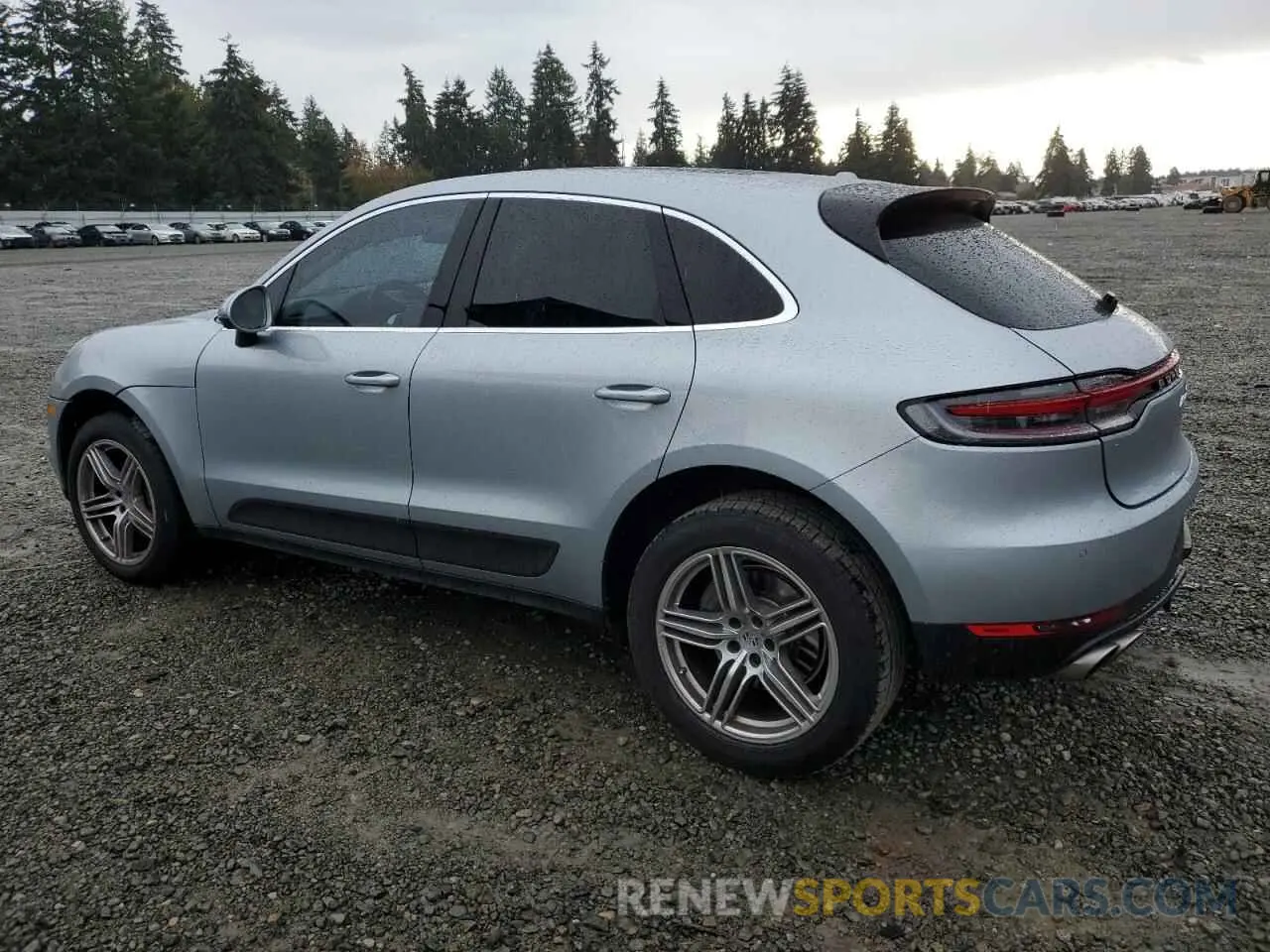 2 fotografías del automóvil dañado WP1AB2A57MLB35290 PORSCHE MACAN 2021