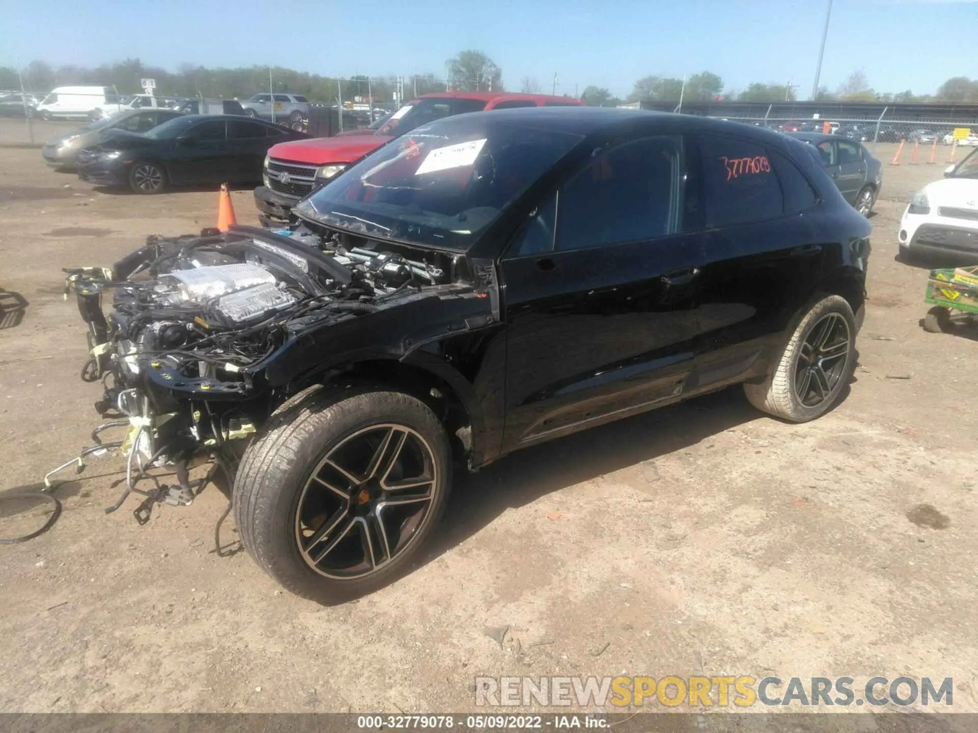 2 fotografías del automóvil dañado WP1AB2A59MLB30852 PORSCHE MACAN 2021