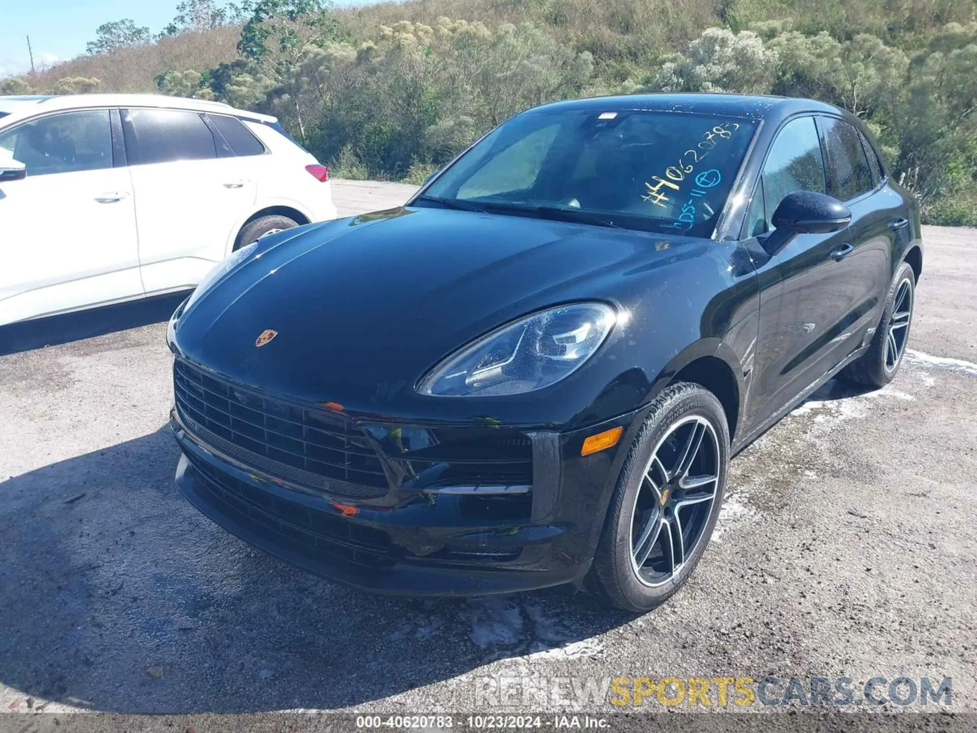 2 fotografías del automóvil dañado WP1AB2A59MLB34089 PORSCHE MACAN 2021