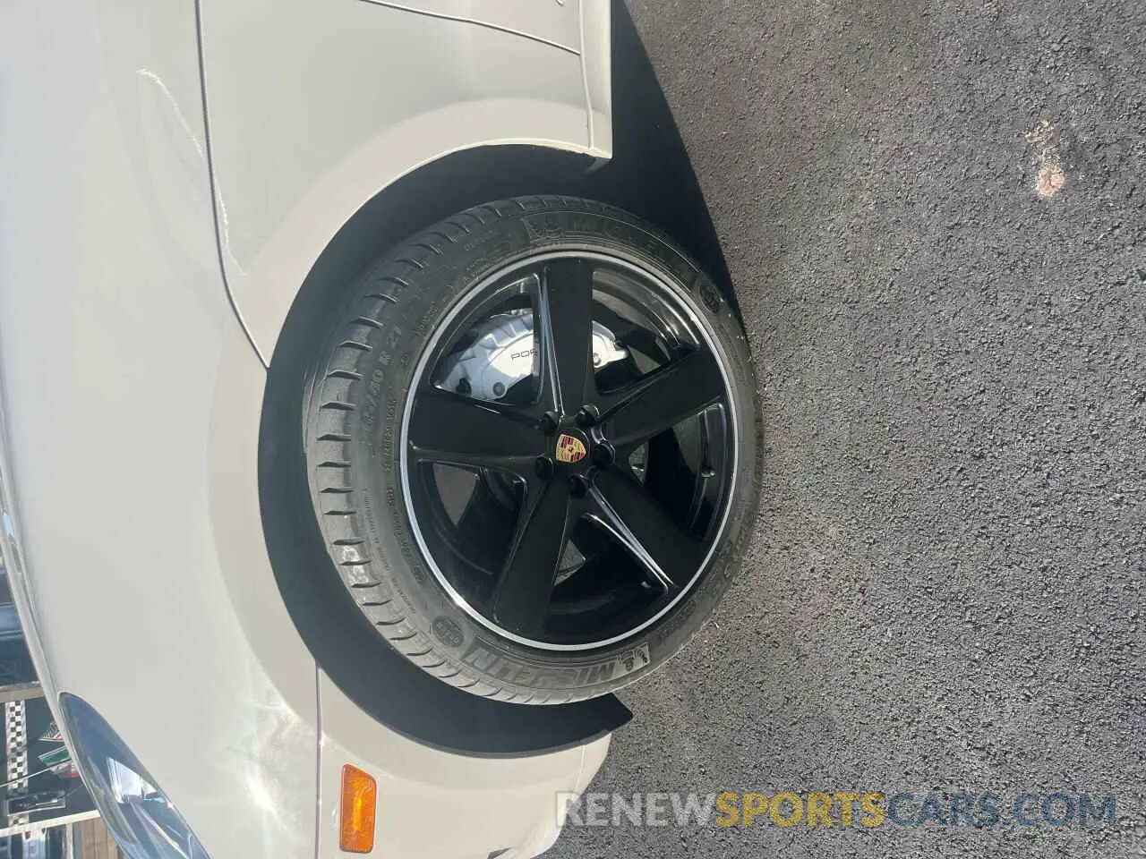 9 fotografías del automóvil dañado WP1AF2A57MLB605XX PORSCHE MACAN 2021