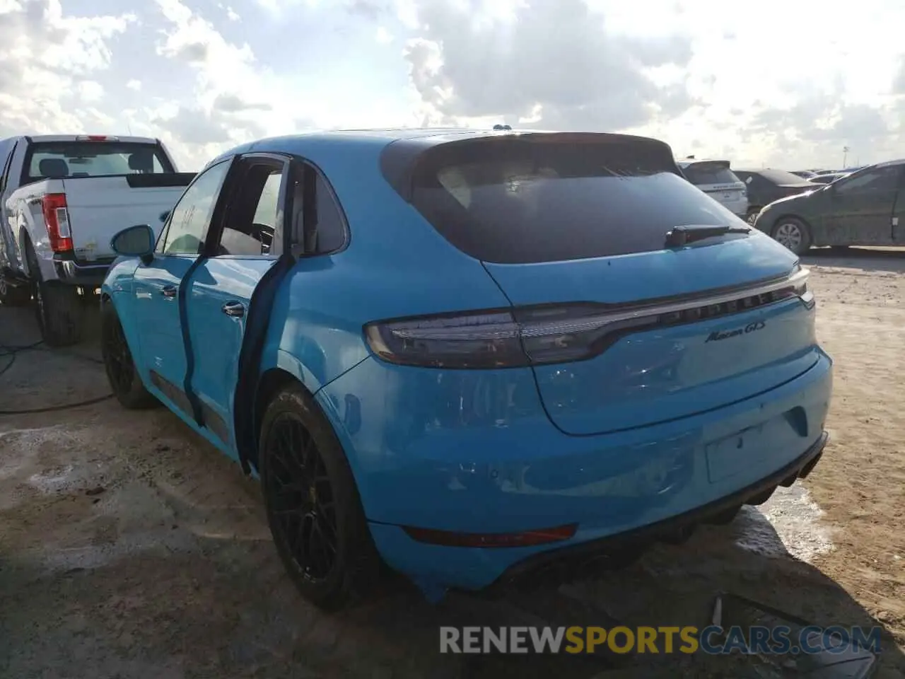 3 fotografías del automóvil dañado WP1AG2A56MLB53720 PORSCHE MACAN 2021