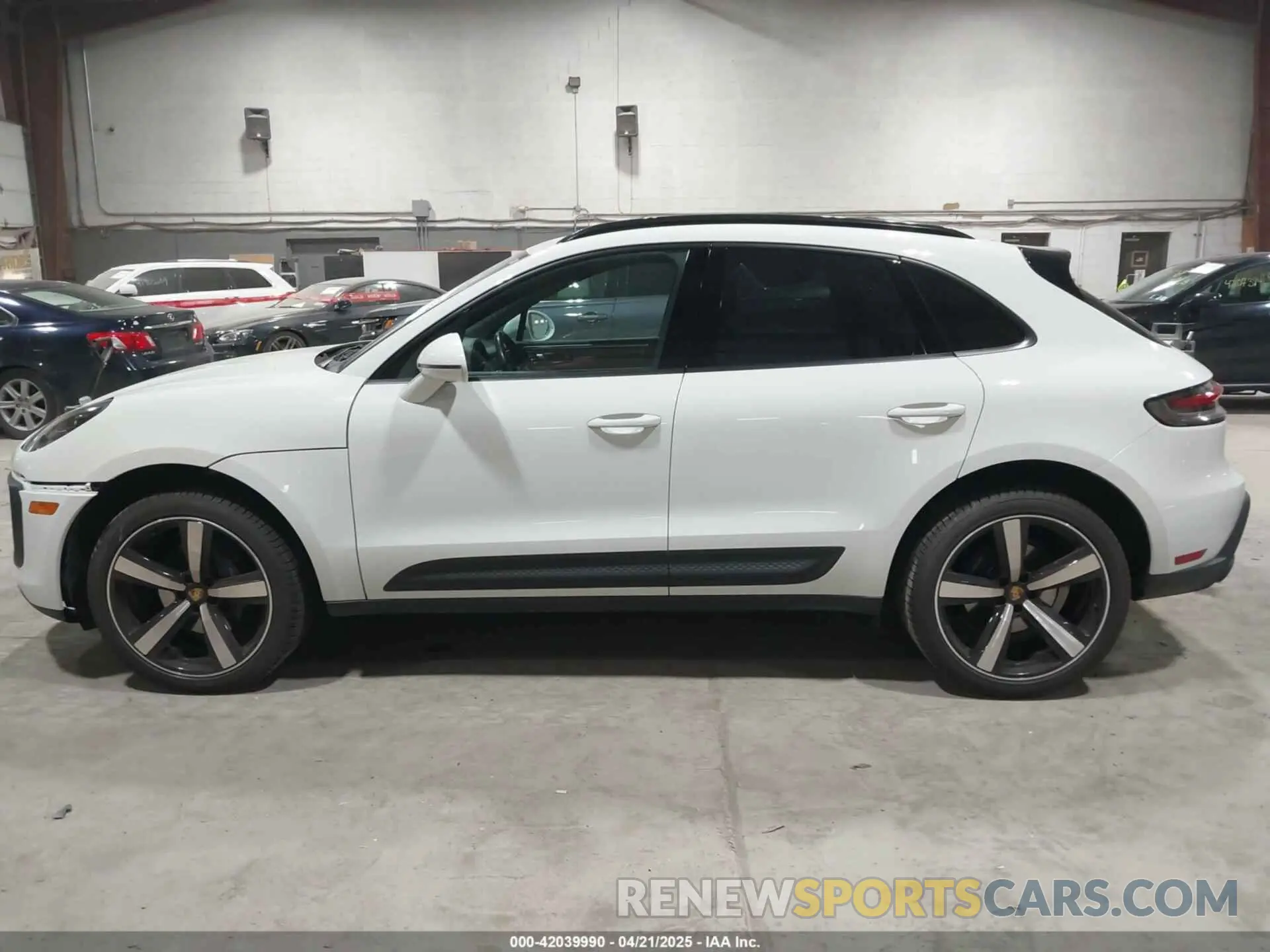 14 fotografías del automóvil dañado WP1AA2A52NLB02038 PORSCHE MACAN 2022