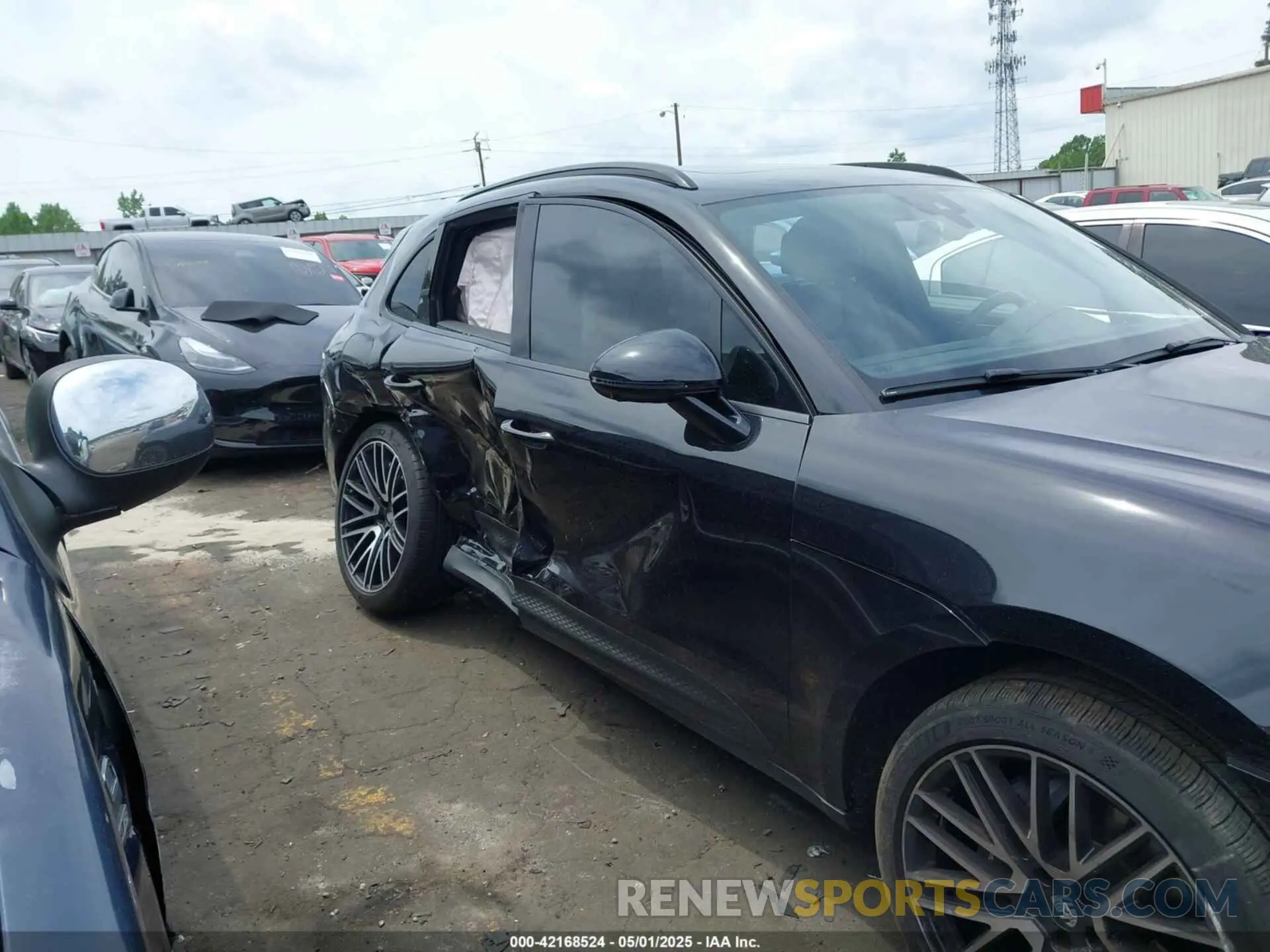 12 fotografías del automóvil dañado WP1AA2A52NLB09801 PORSCHE MACAN 2022