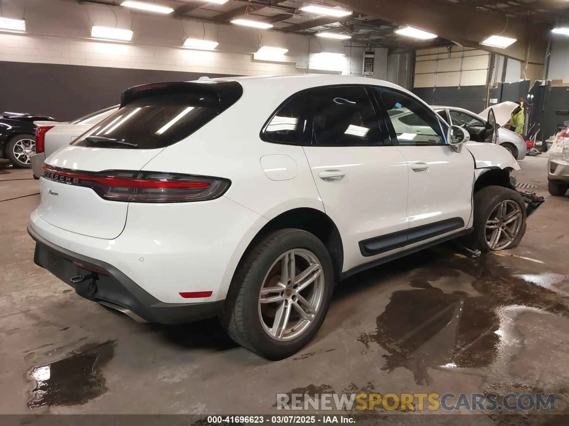4 fotografías del automóvil dañado WP1AA2A54NLB03594 PORSCHE MACAN 2022