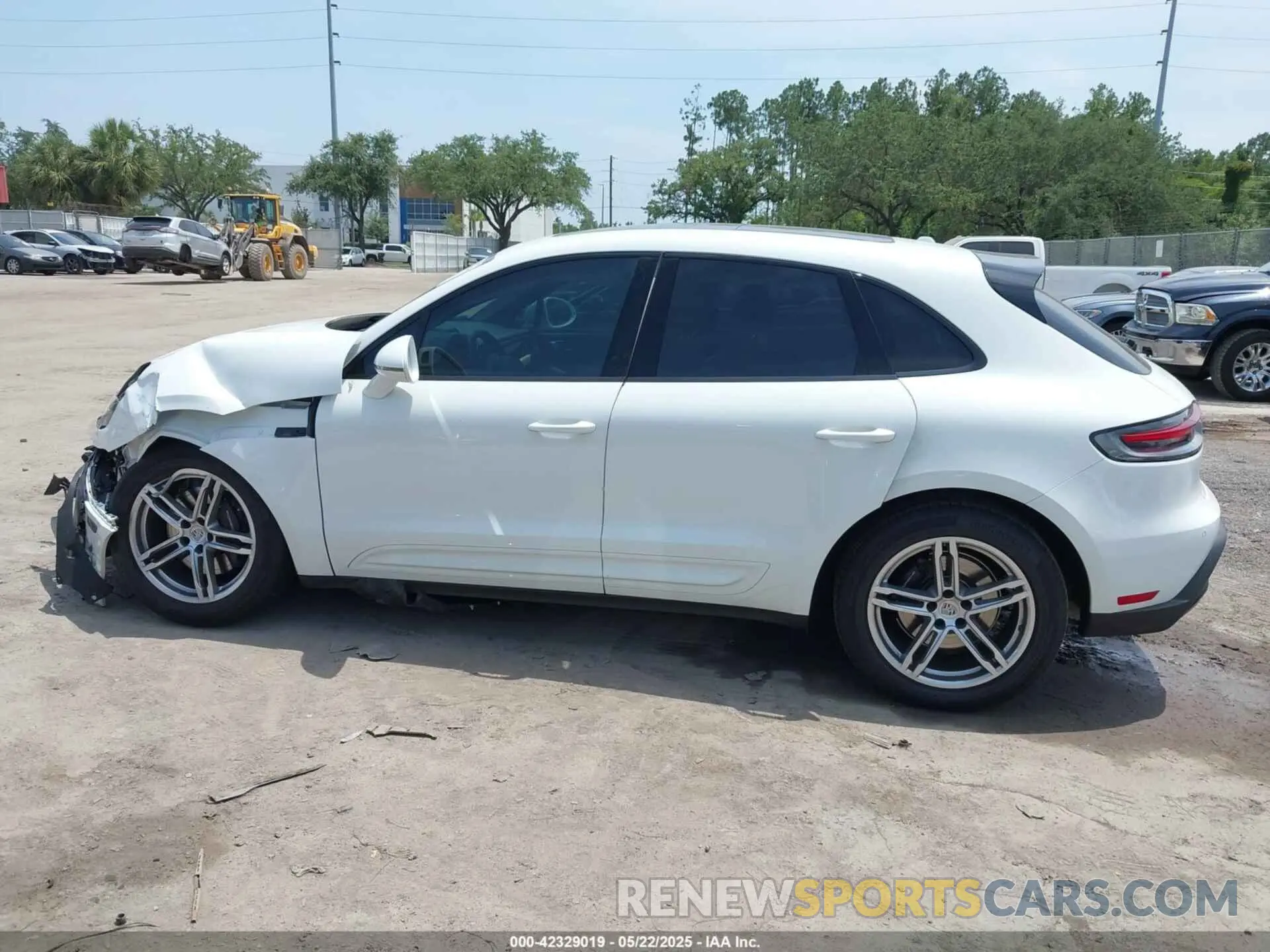 14 fotografías del automóvil dañado WP1AA2A54NLB07869 PORSCHE MACAN 2022