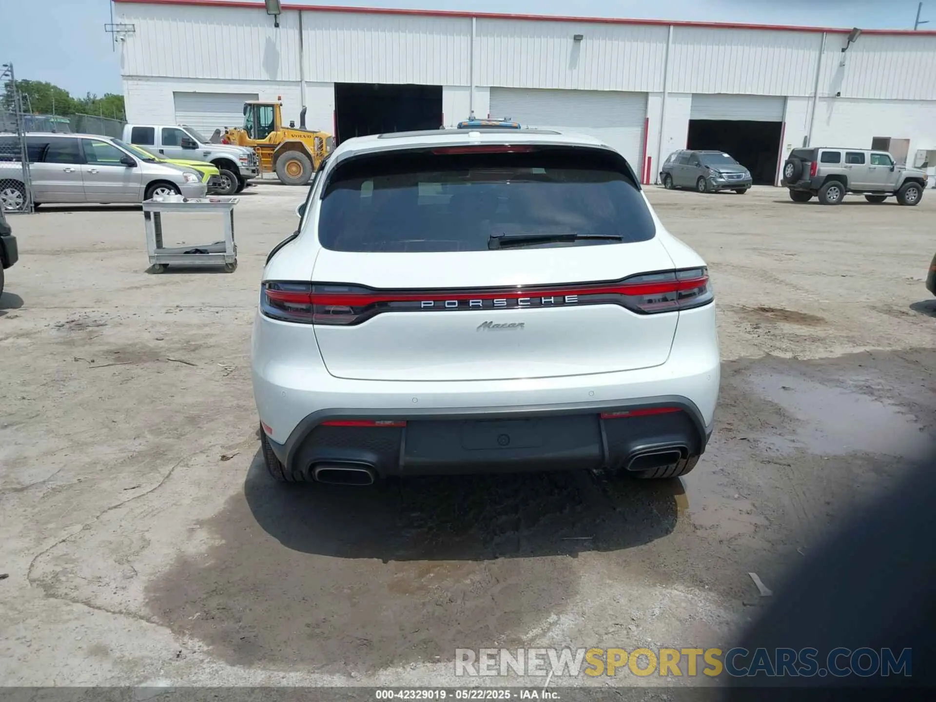 16 fotografías del automóvil dañado WP1AA2A54NLB07869 PORSCHE MACAN 2022