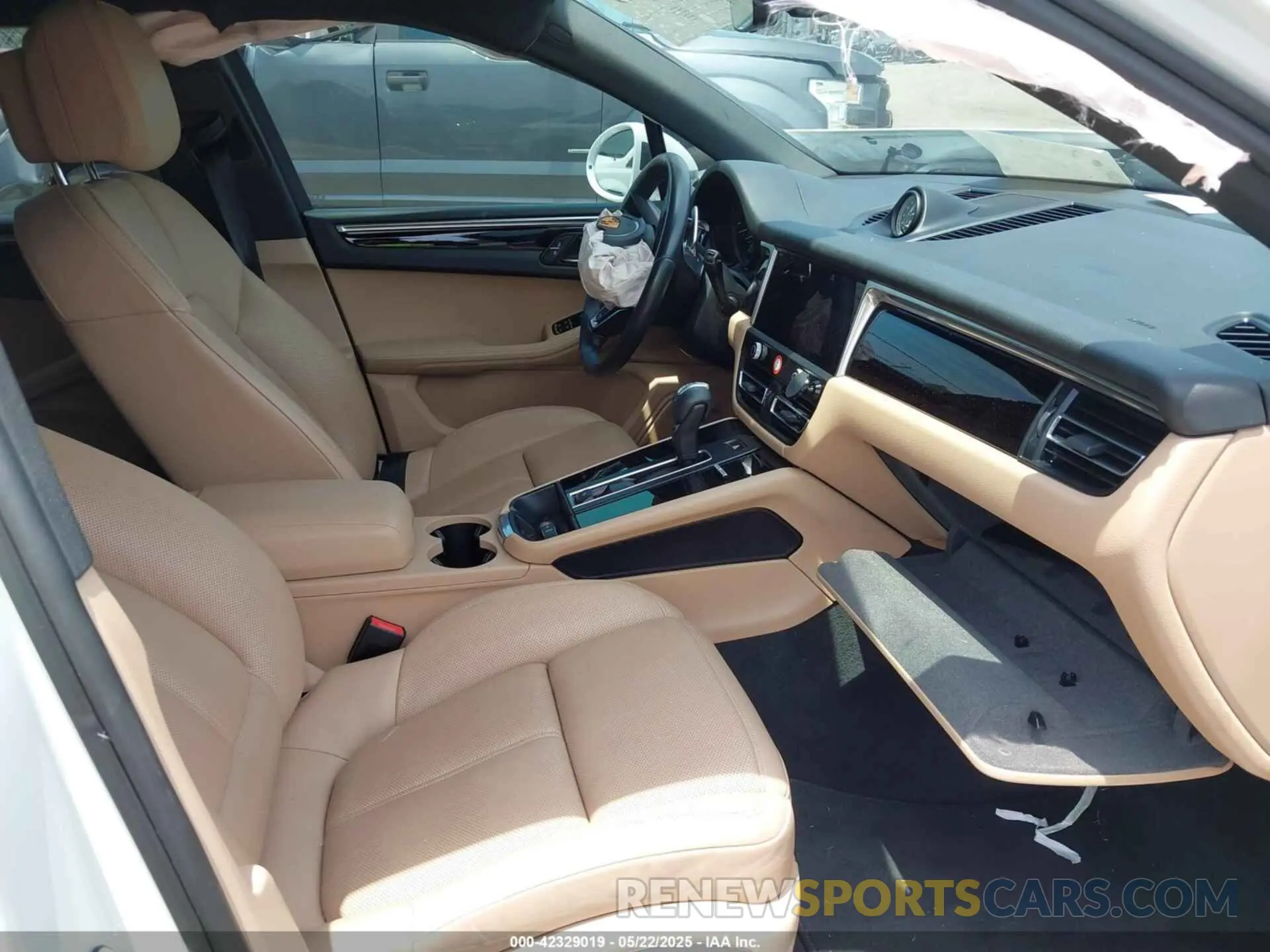 5 fotografías del automóvil dañado WP1AA2A54NLB07869 PORSCHE MACAN 2022