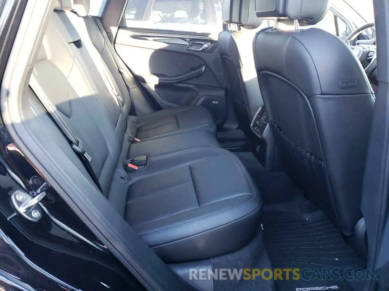11 fotografías del automóvil dañado WP1AA2A54NLB07905 PORSCHE MACAN 2022