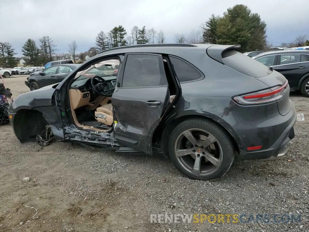 2 fotografías del automóvil dañado WP1AA2A54NLB10898 PORSCHE MACAN 2022