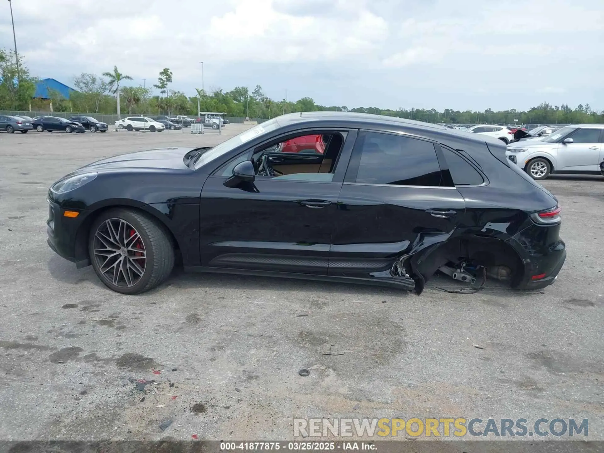 15 fotografías del automóvil dañado WP1AA2A54NLB11632 PORSCHE MACAN 2022