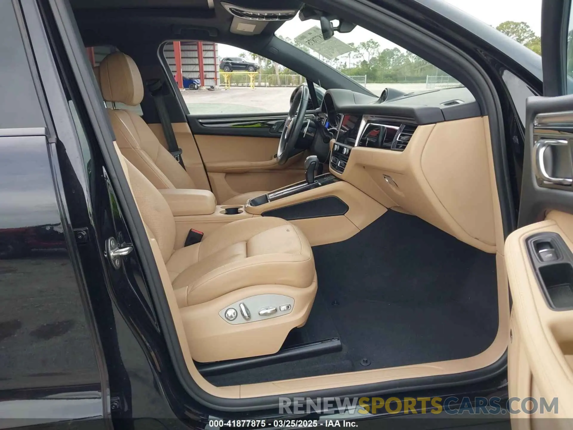 5 fotografías del automóvil dañado WP1AA2A54NLB11632 PORSCHE MACAN 2022