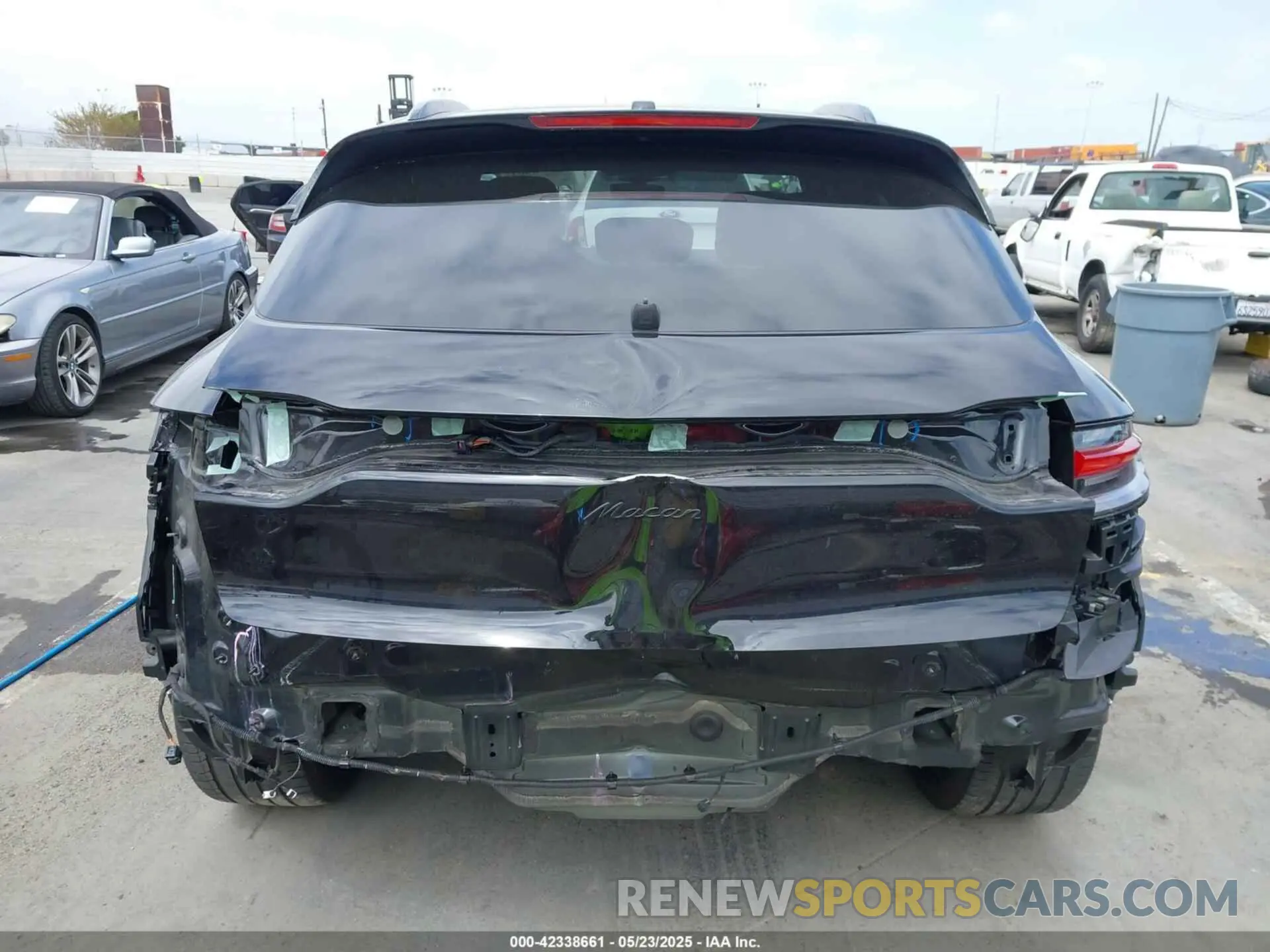 17 fotografías del automóvil dañado WP1AA2A55NLB00378 PORSCHE MACAN 2022