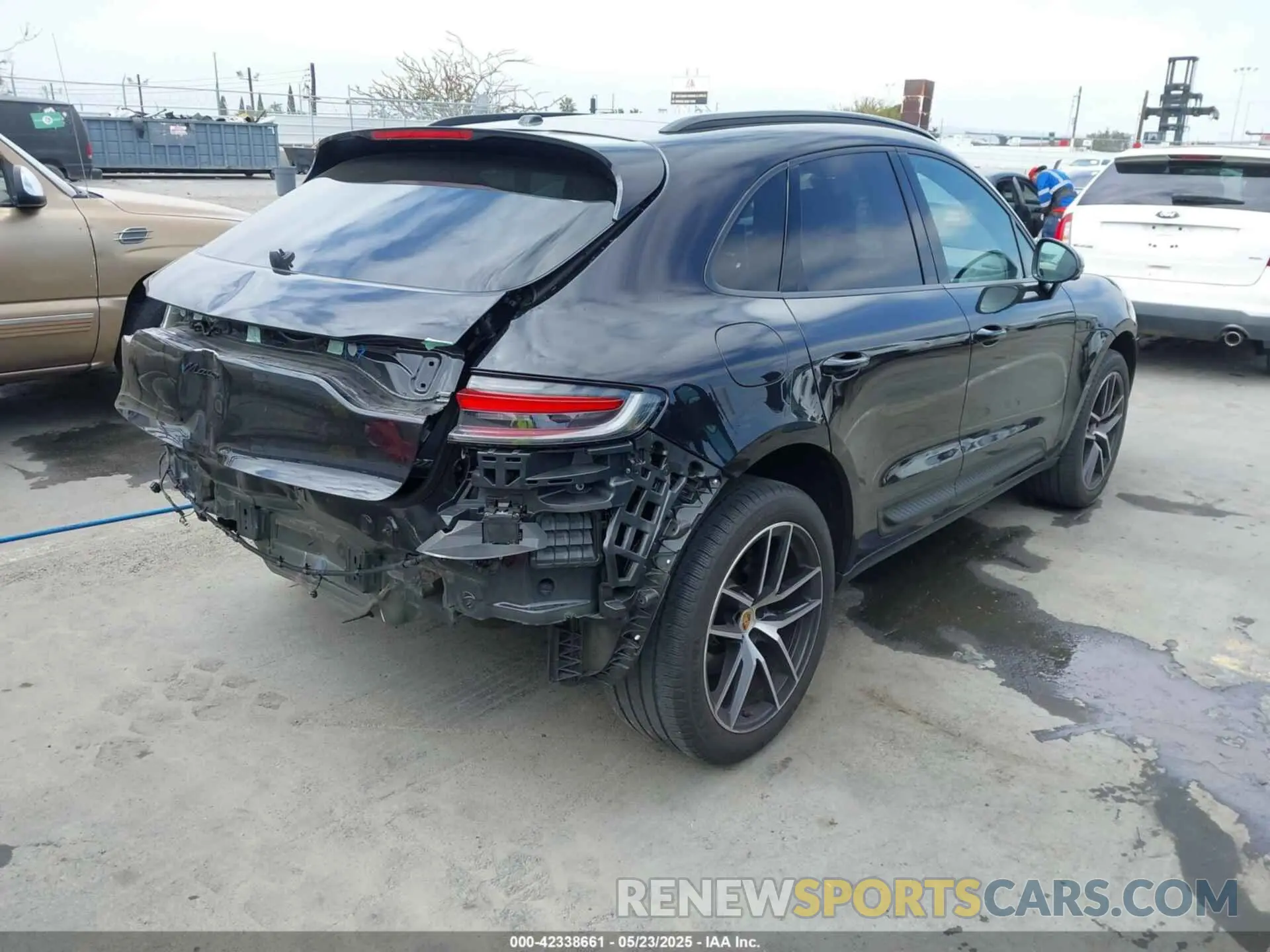 4 fotografías del automóvil dañado WP1AA2A55NLB00378 PORSCHE MACAN 2022