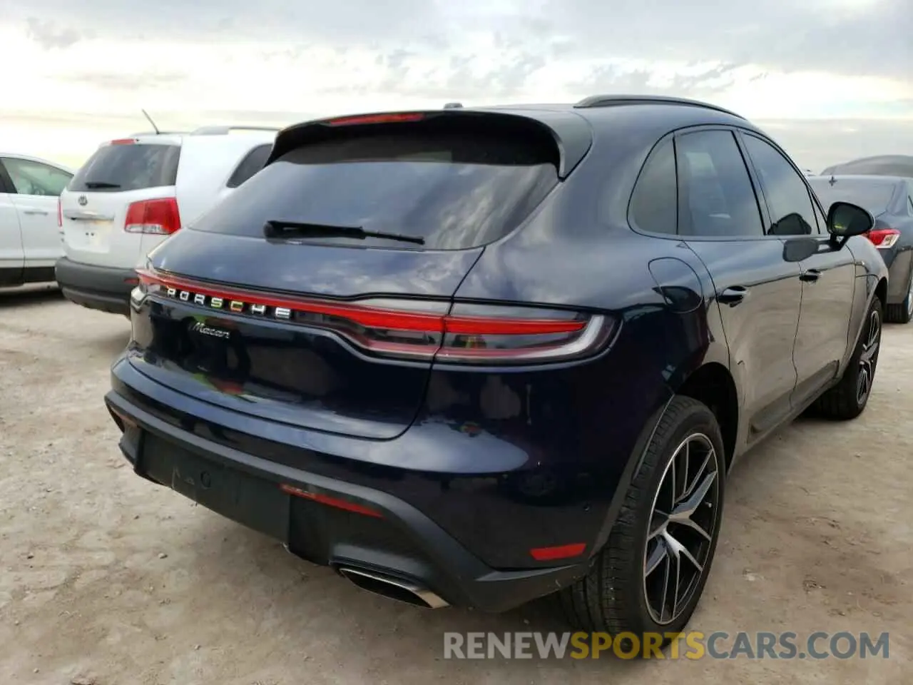 4 fotografías del automóvil dañado WP1AA2A55NLB02468 PORSCHE MACAN 2022