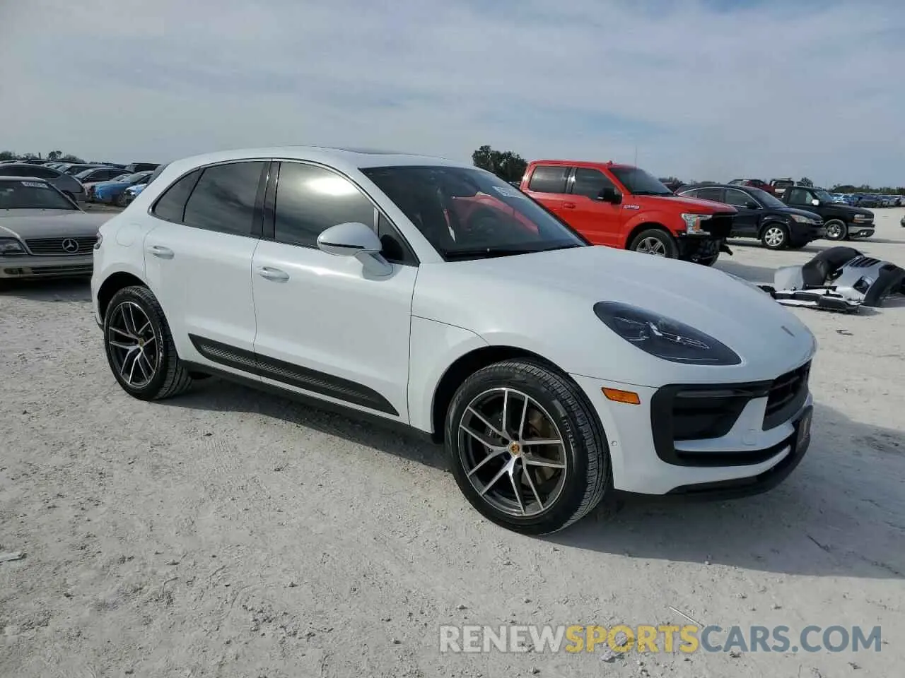 4 fotografías del automóvil dañado WP1AA2A56NLB08618 PORSCHE MACAN 2022