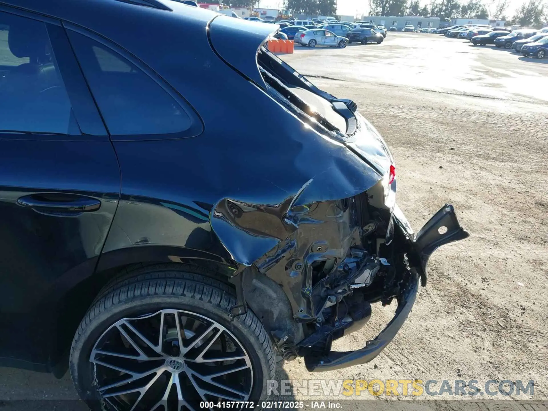 6 fotografías del automóvil dañado WP1AA2A56NLB12166 PORSCHE MACAN 2022