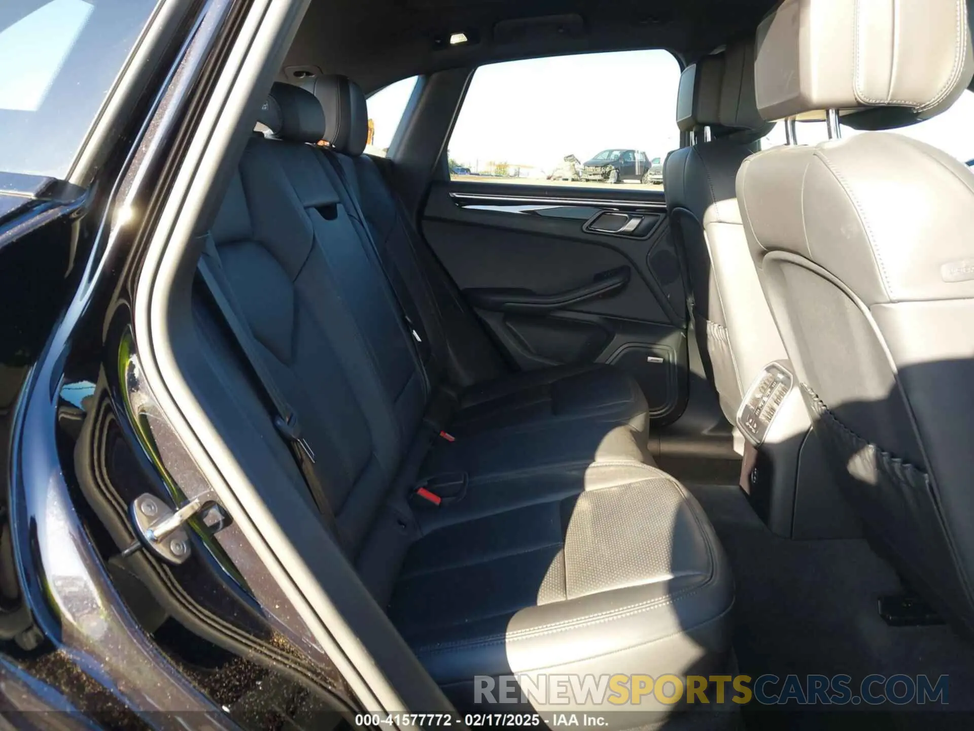 8 fotografías del automóvil dañado WP1AA2A56NLB12166 PORSCHE MACAN 2022
