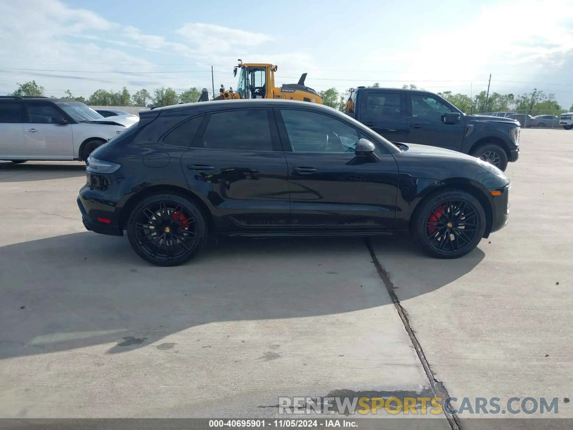 13 fotografías del automóvil dañado WP1AF2A52NLB32416 PORSCHE MACAN 2022