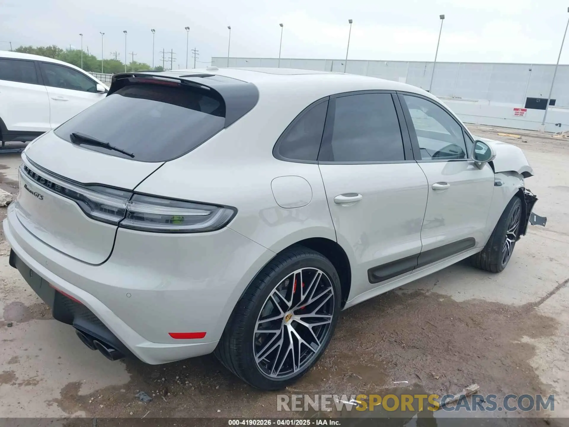 4 fotografías del automóvil dañado WP1AF2A53NLB31162 PORSCHE MACAN 2022