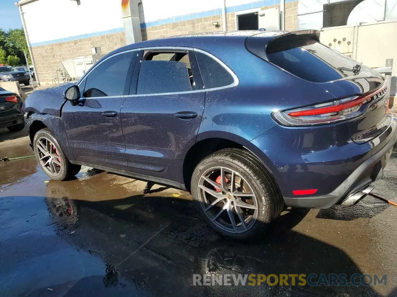 2 fotografías del automóvil dañado WP1AG2A52NLB23745 PORSCHE MACAN 2022