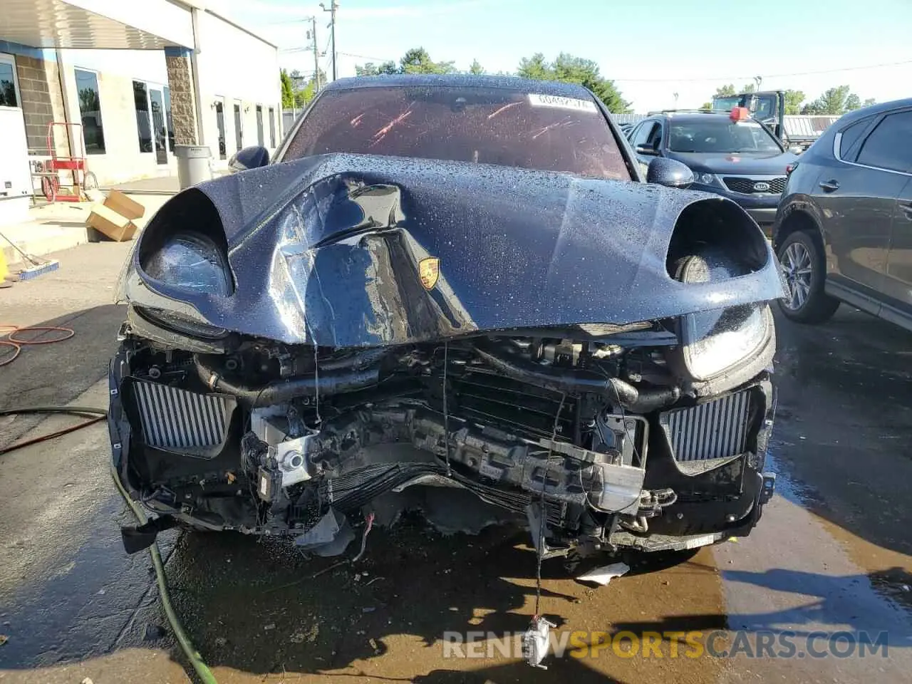 5 fotografías del automóvil dañado WP1AG2A52NLB23745 PORSCHE MACAN 2022