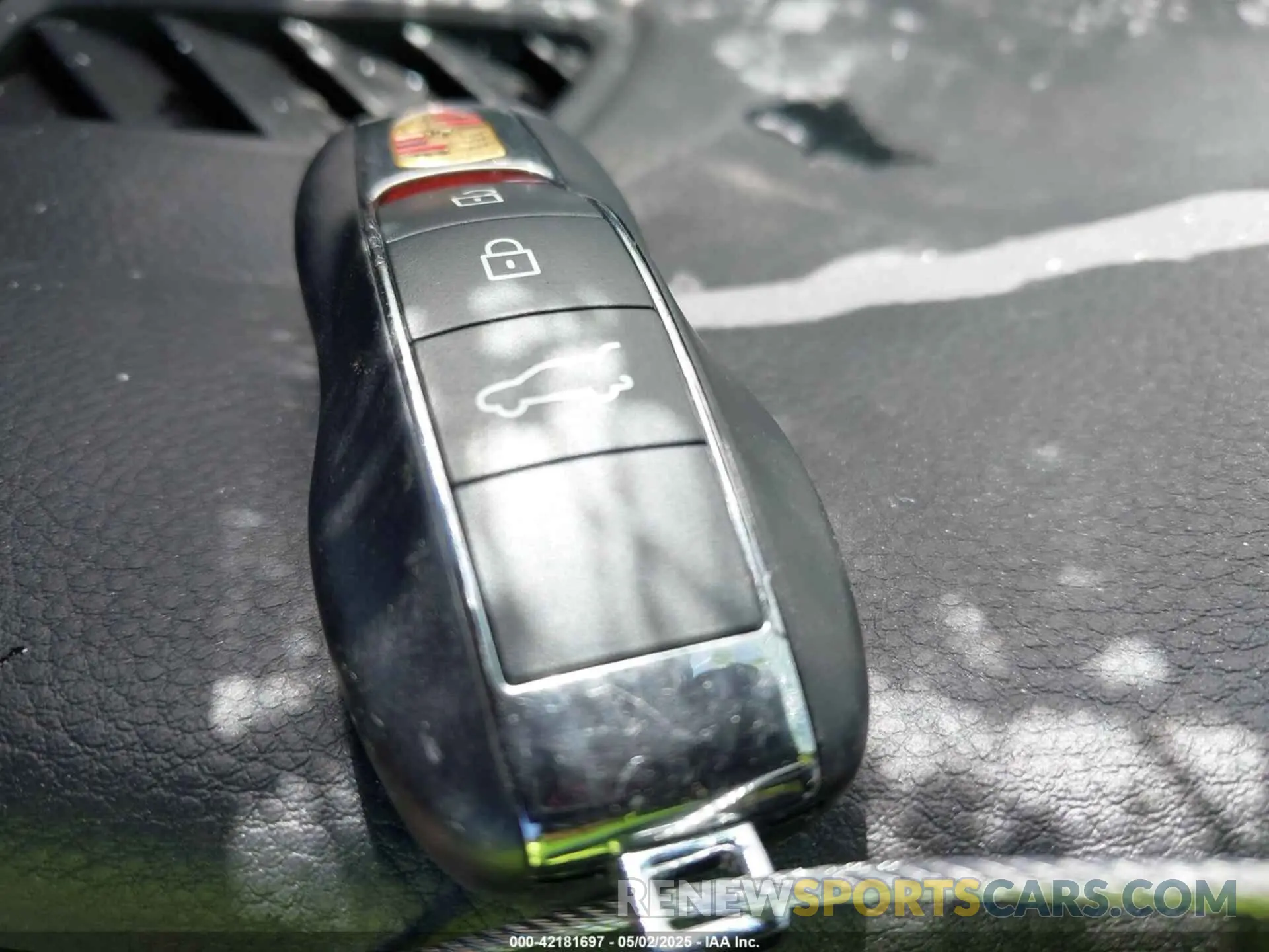 11 fotografías del automóvil dañado WP1AG2A53NLB21728 PORSCHE MACAN 2022