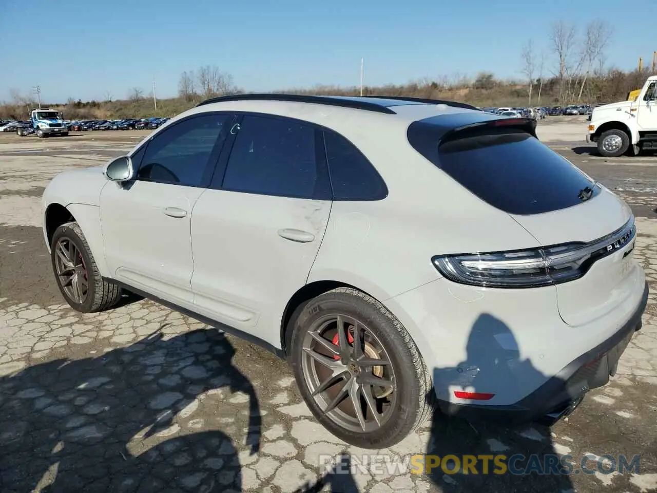 2 fotografías del automóvil dañado WP1AG2A53NLB25049 PORSCHE MACAN 2022