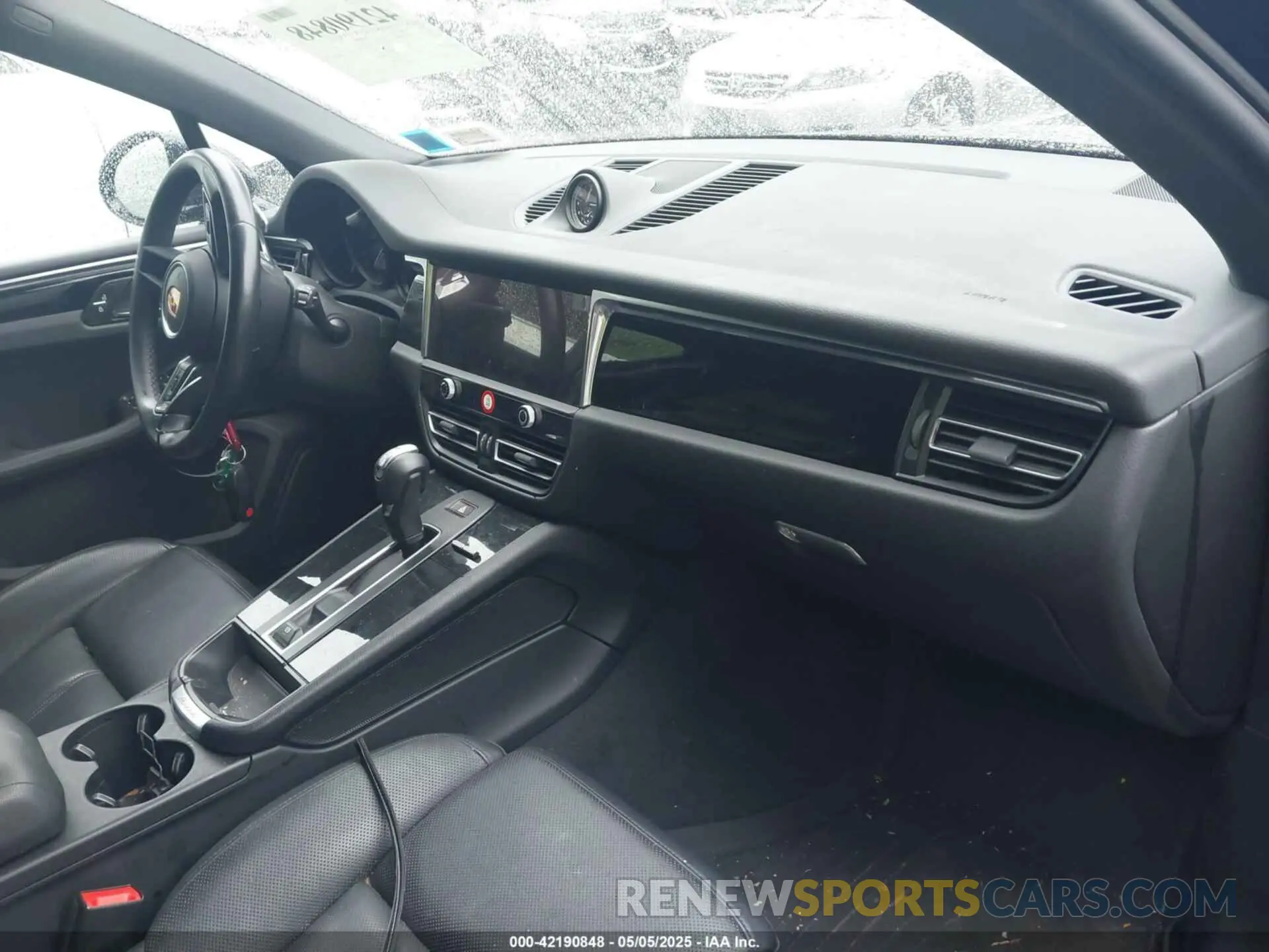 5 fotografías del automóvil dañado WP1AG2A54NLB23505 PORSCHE MACAN 2022